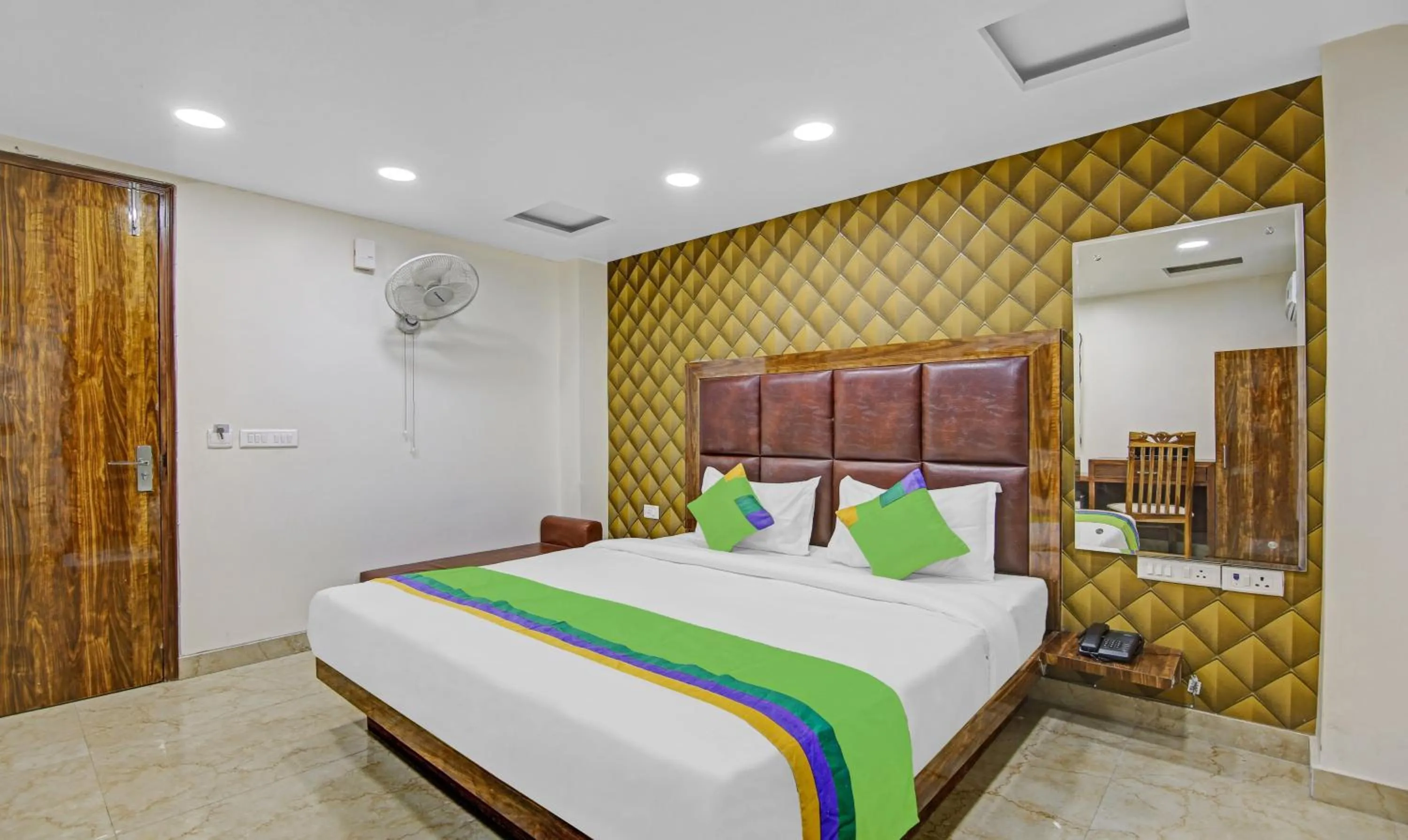 Bed in Treebo Mona Grand