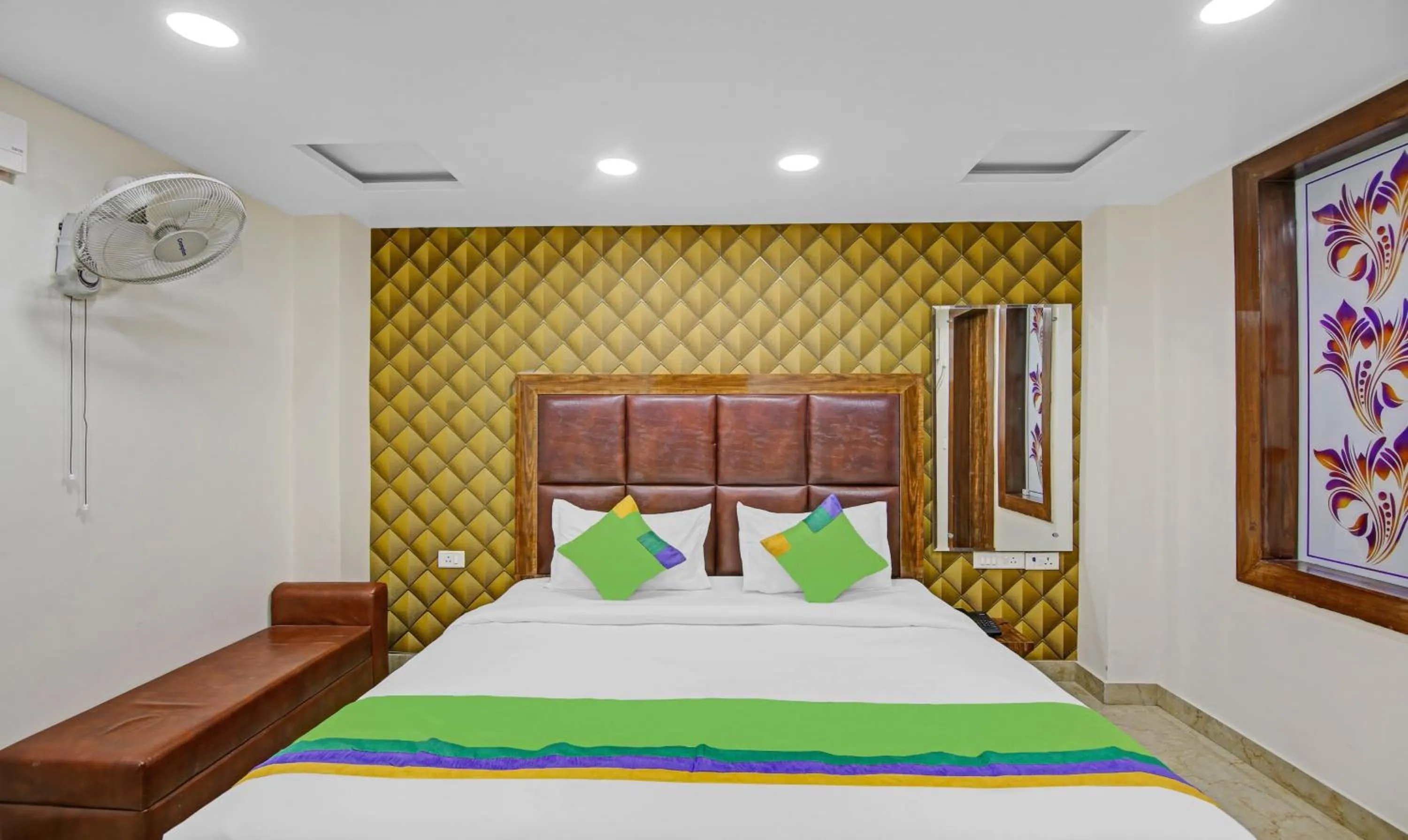 Bed in Treebo Mona Grand