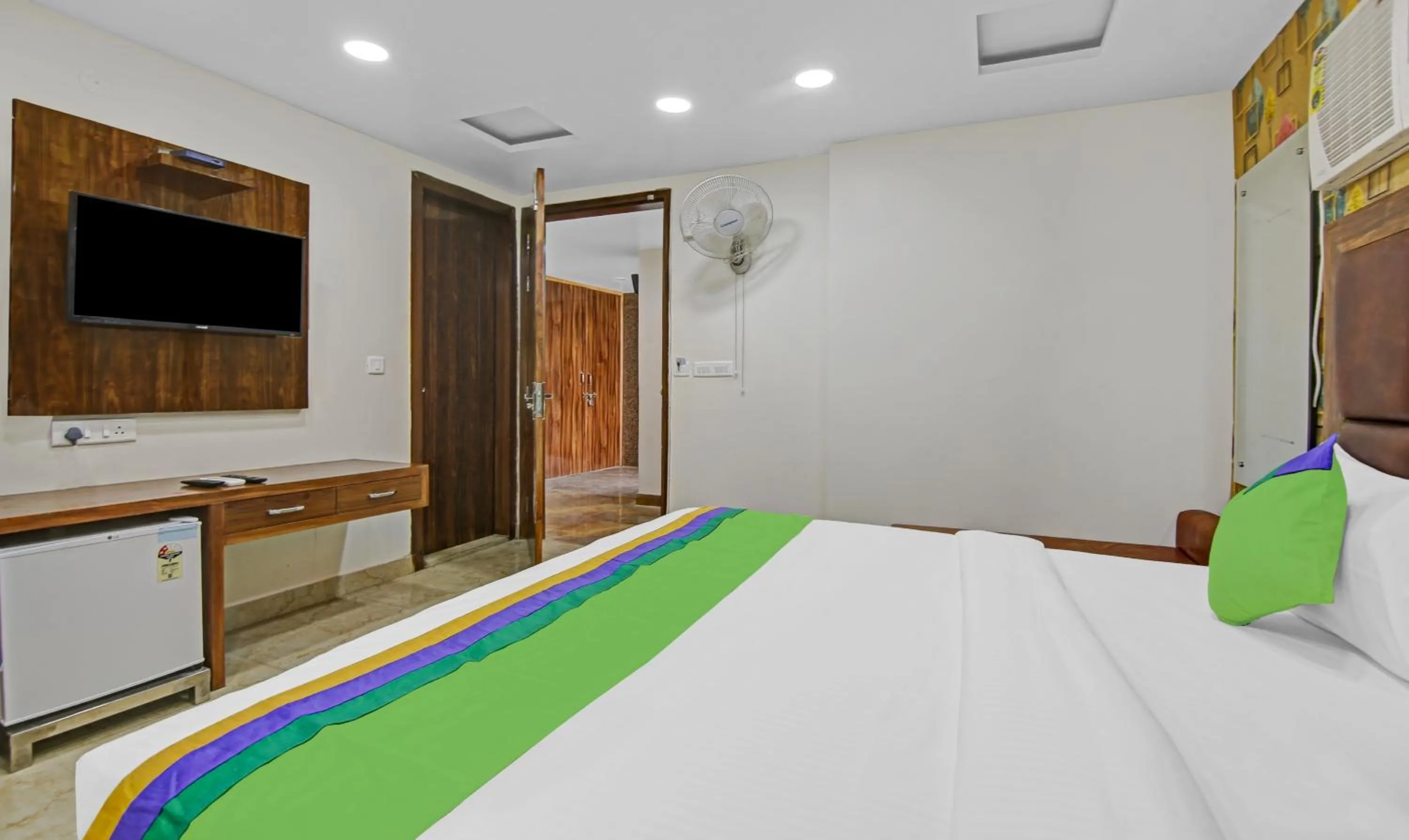 Bed in Treebo Mona Grand