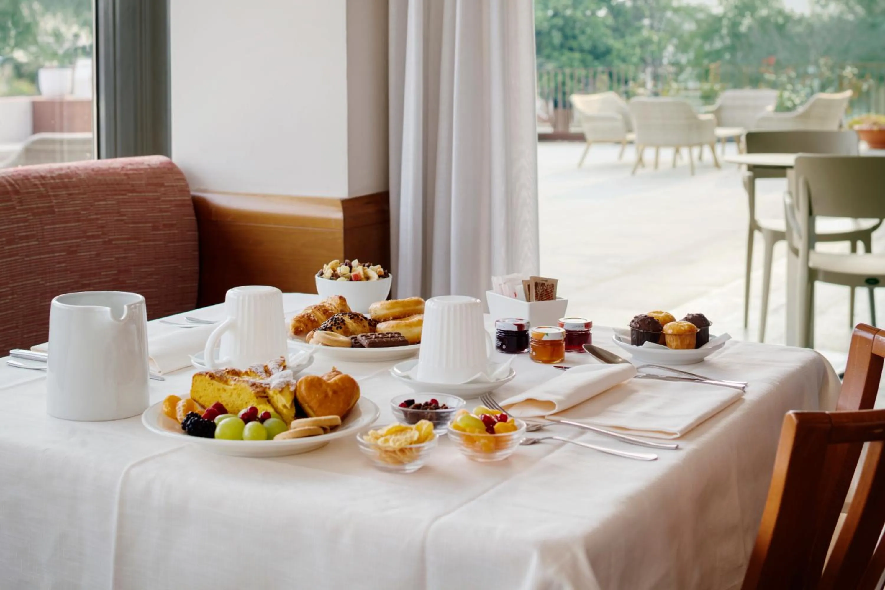 Breakfast in Porta Altinia Suites