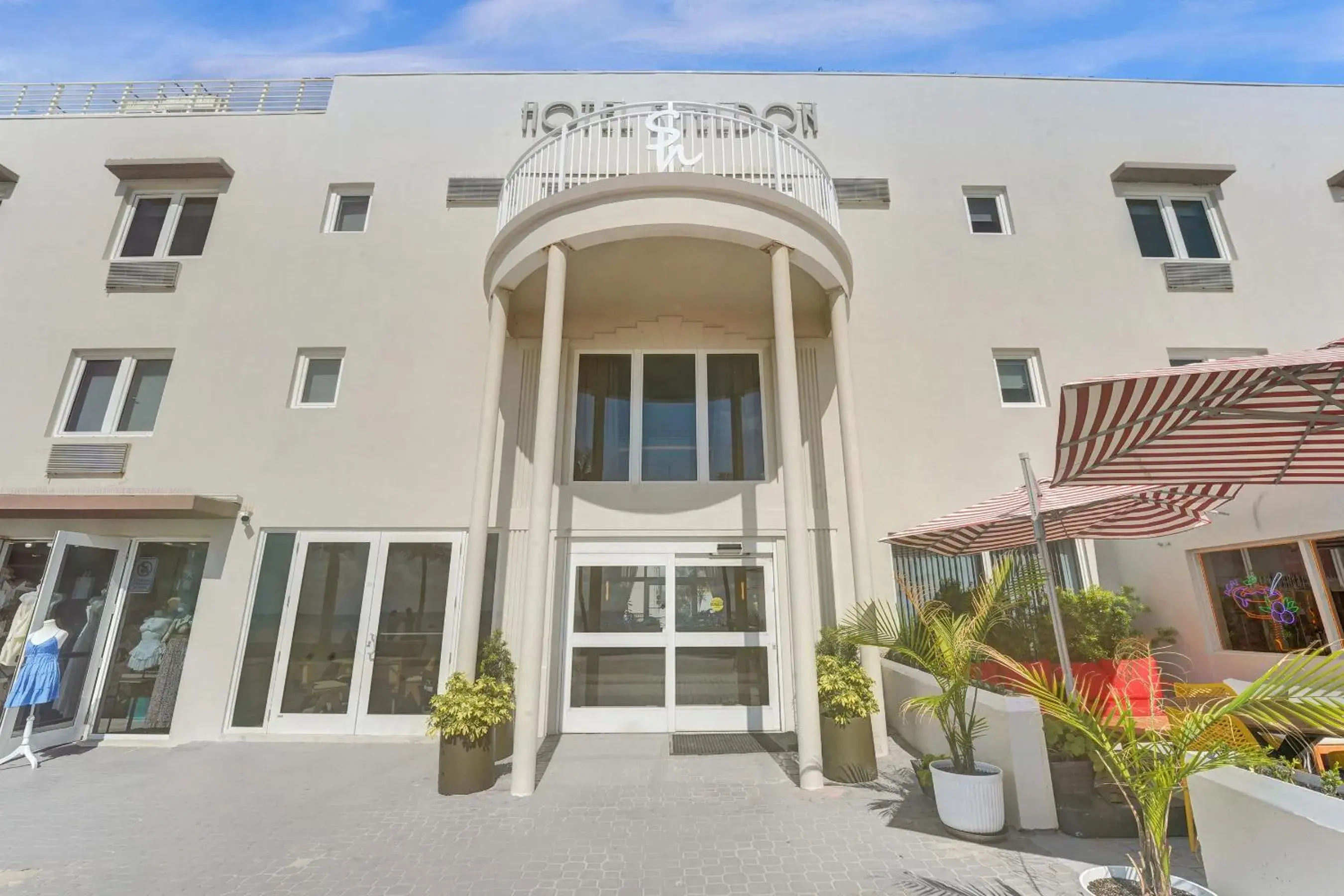 Property building in Hotel Sheldon Property building in Hotel Sheldon