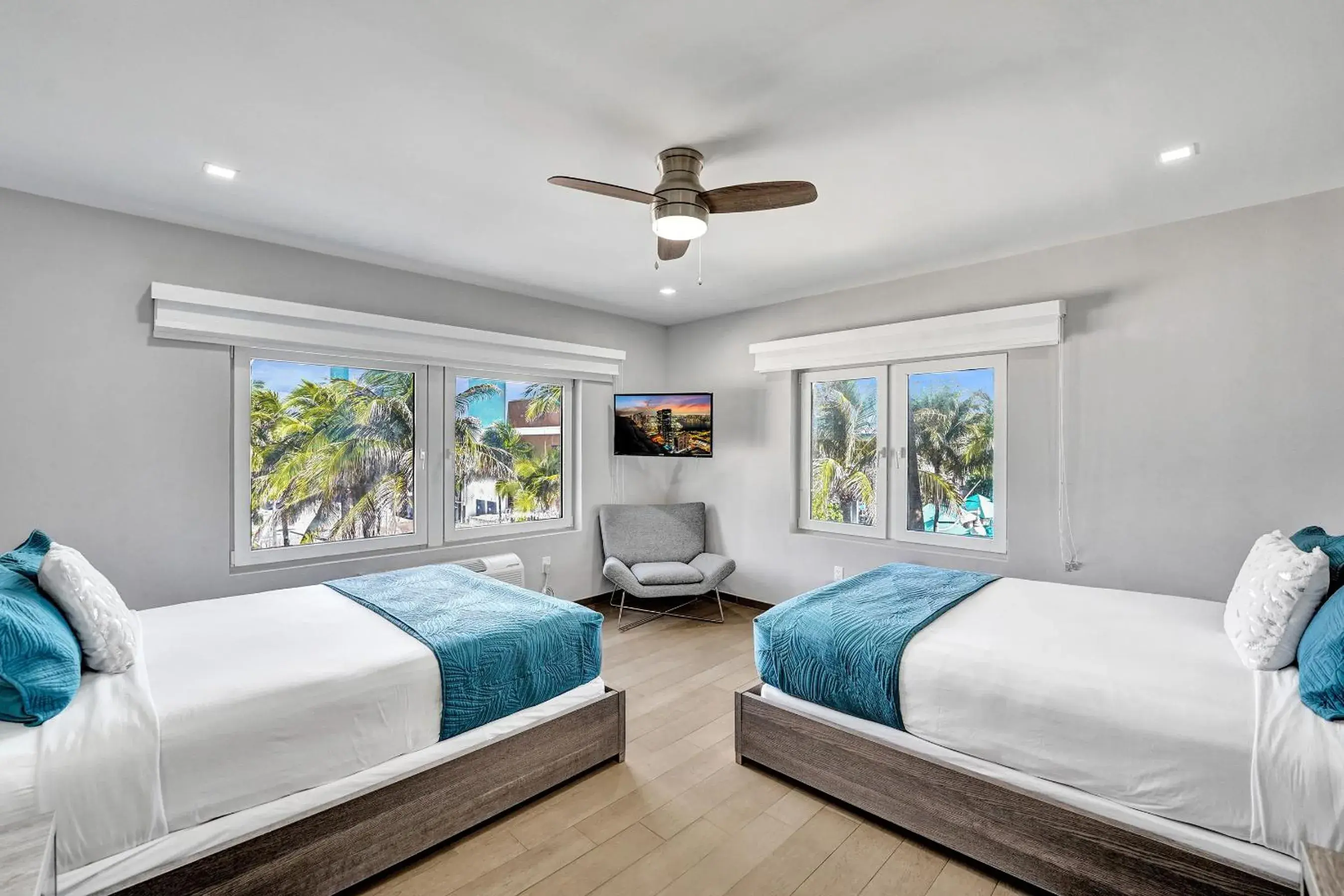 TV and multimedia, Bed in Hotel Sheldon TV and multimedia, Bed in Hotel Sheldon