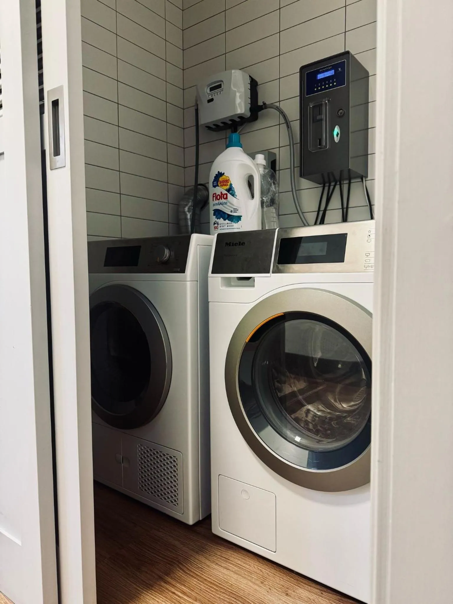 washing machine in Aliança café & hostel