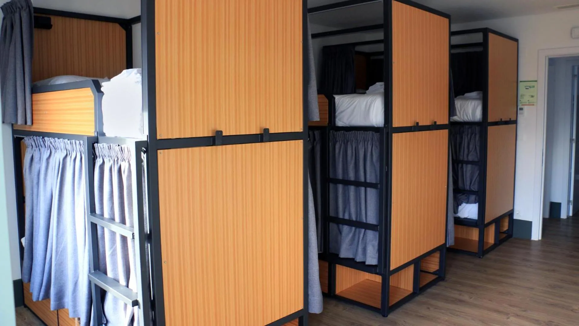 bunk bed, Bed in Aliança café & hostel