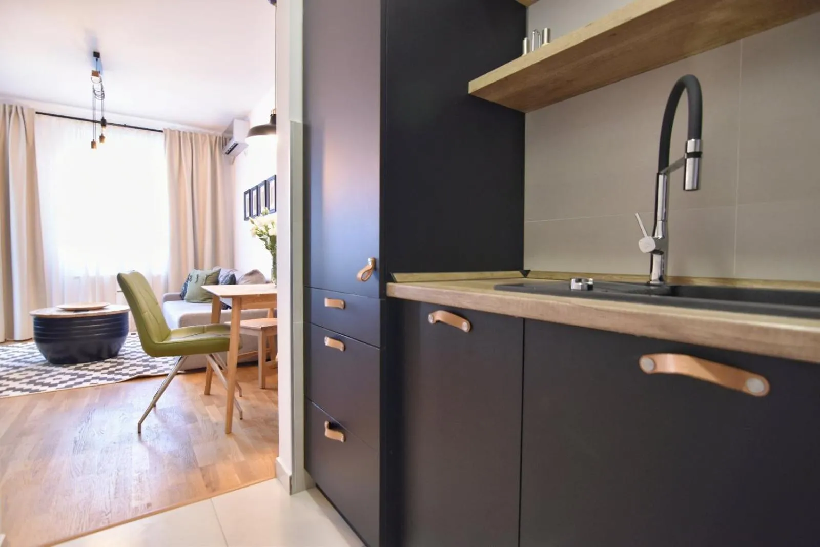 Regina Apartments with free parking