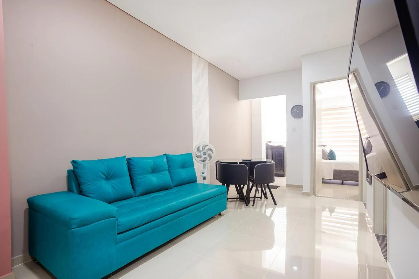 TV and multimedia in Montepinares Apartaestudios