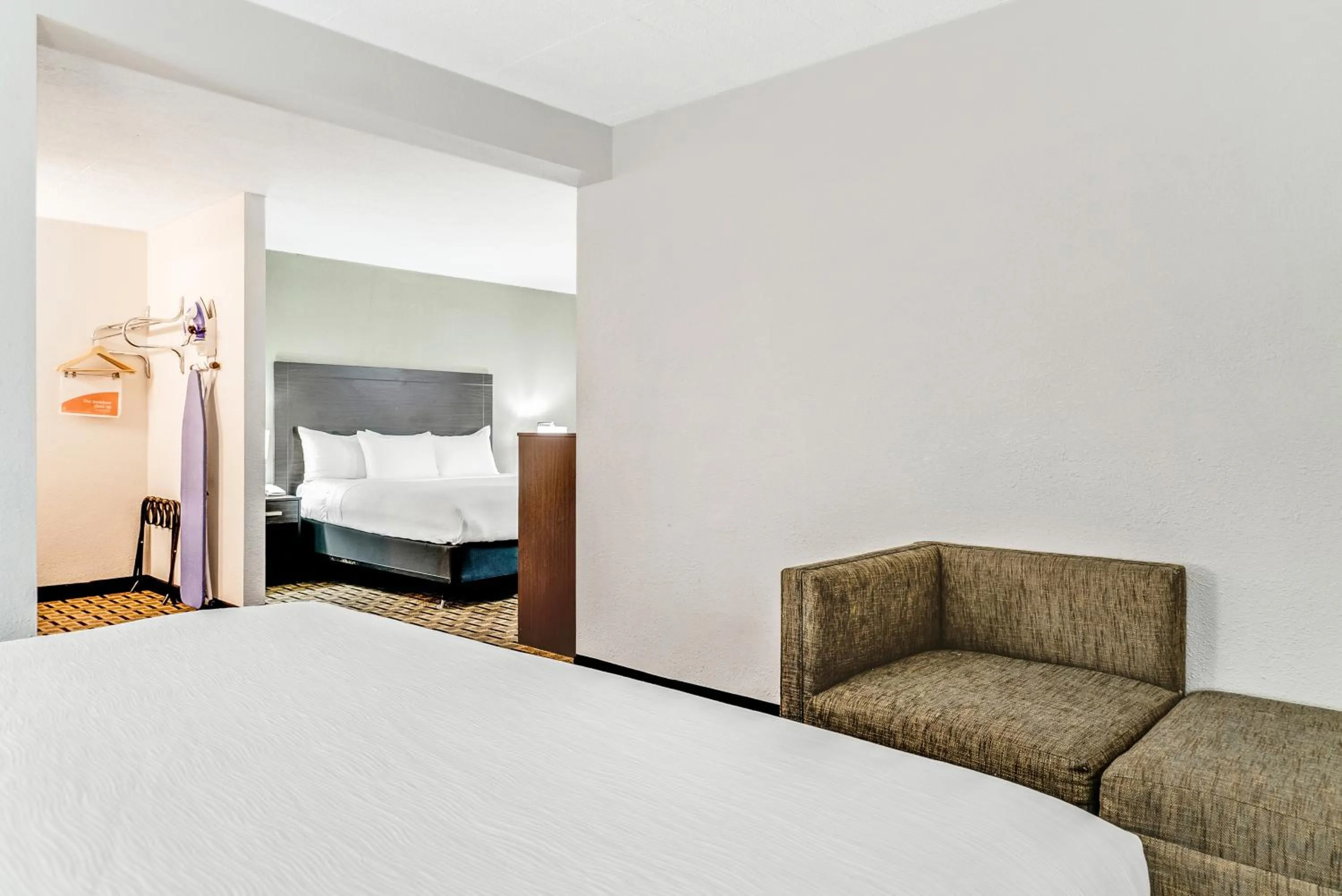 Photo of the whole room, Bed in Quality Inn Detroit Downtown