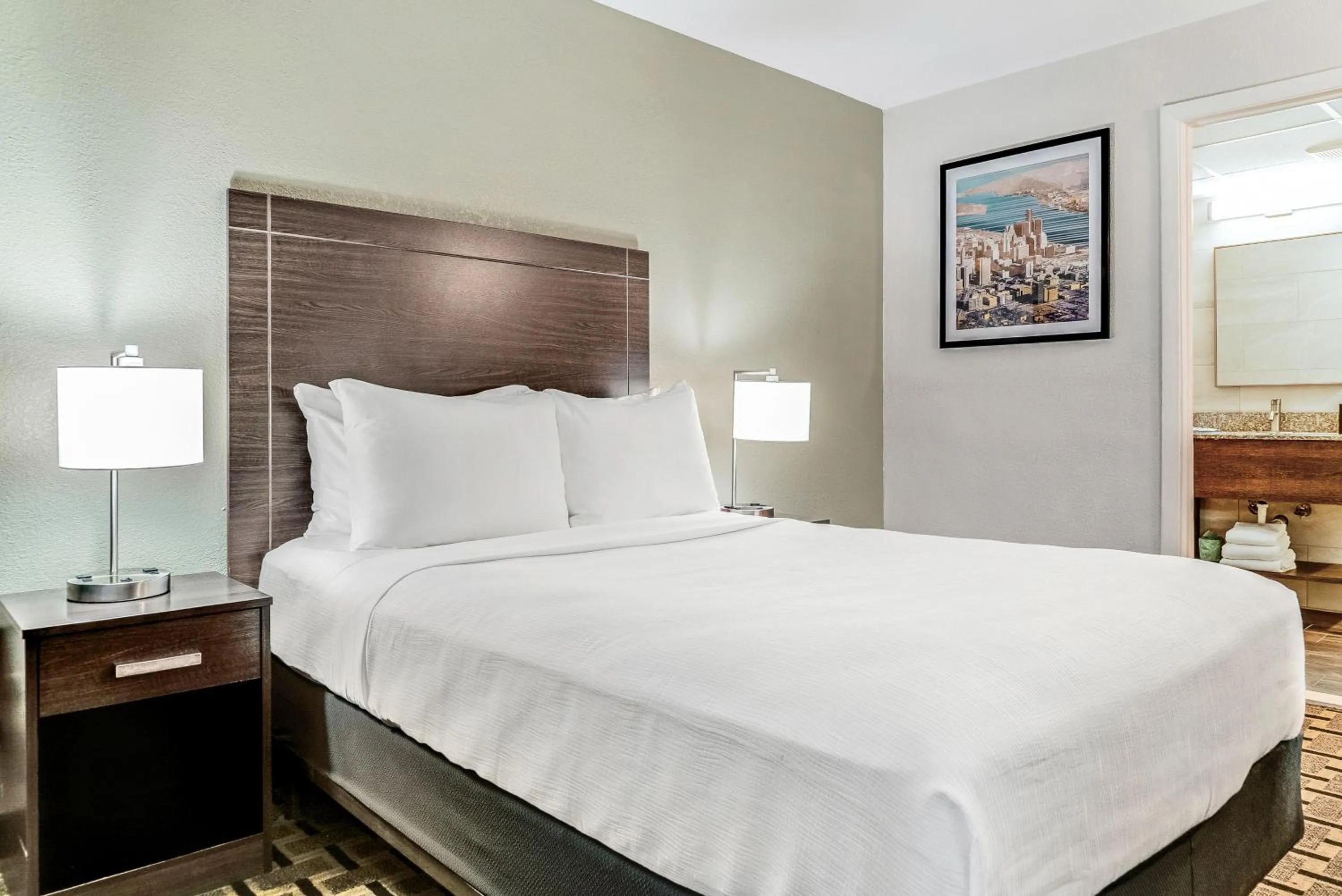 Bed in Quality Inn Detroit Downtown