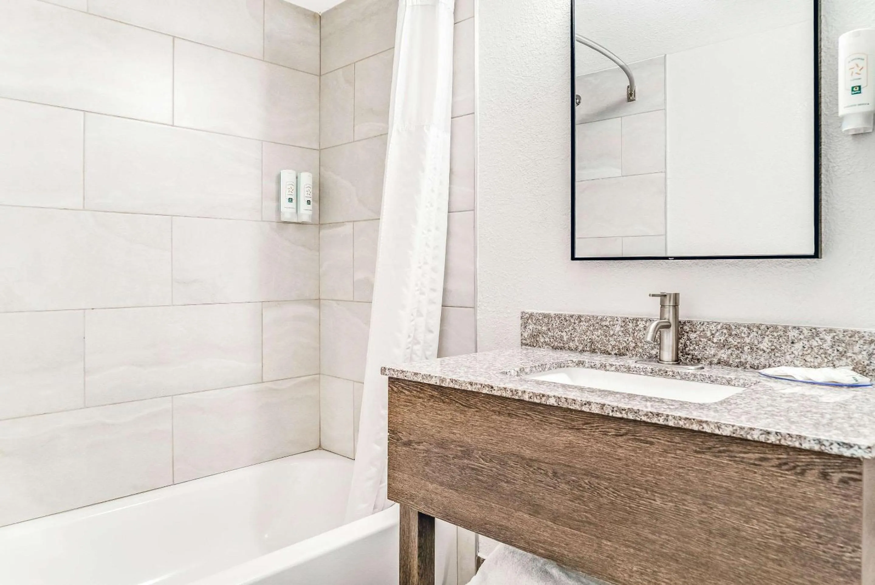 Bedroom in Quality Inn Detroit Downtown