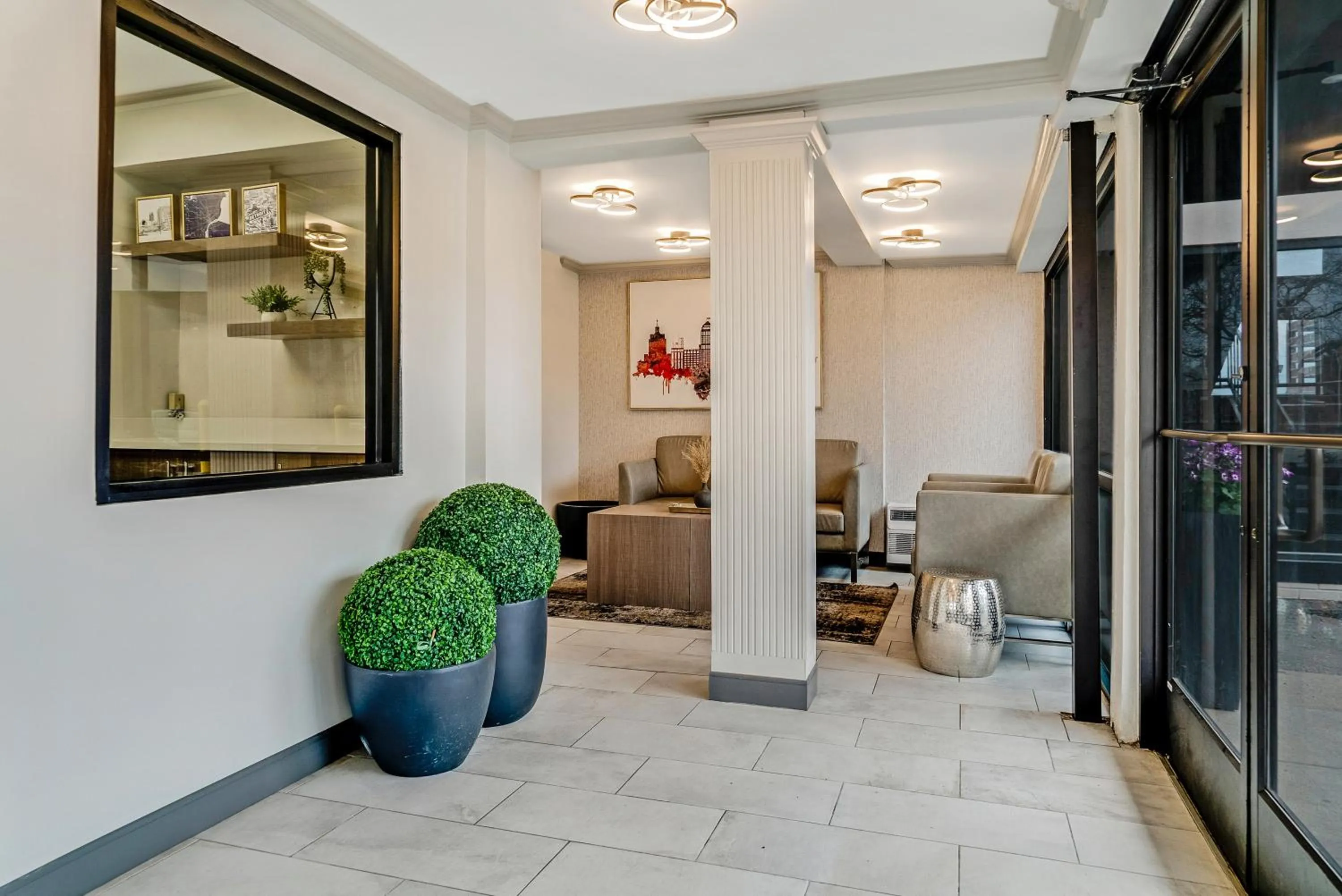 Seating area in Quality Inn Detroit Downtown