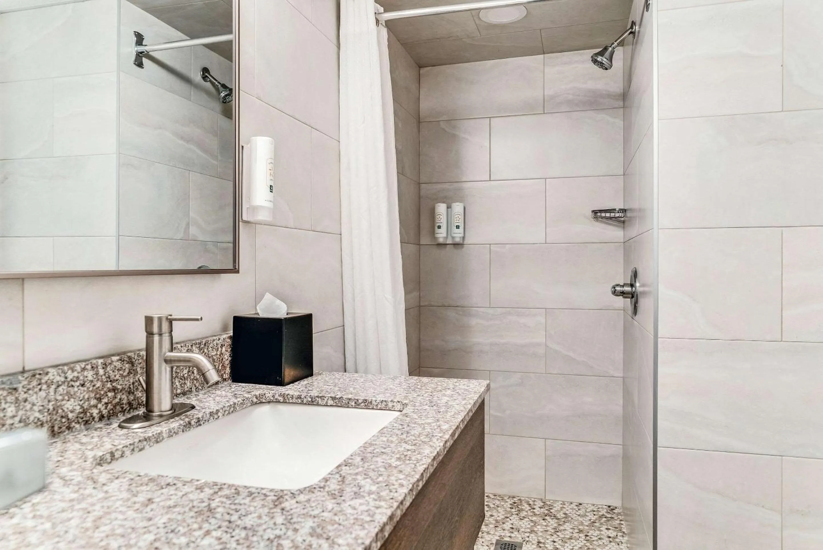 Bedroom in Quality Inn Detroit Downtown