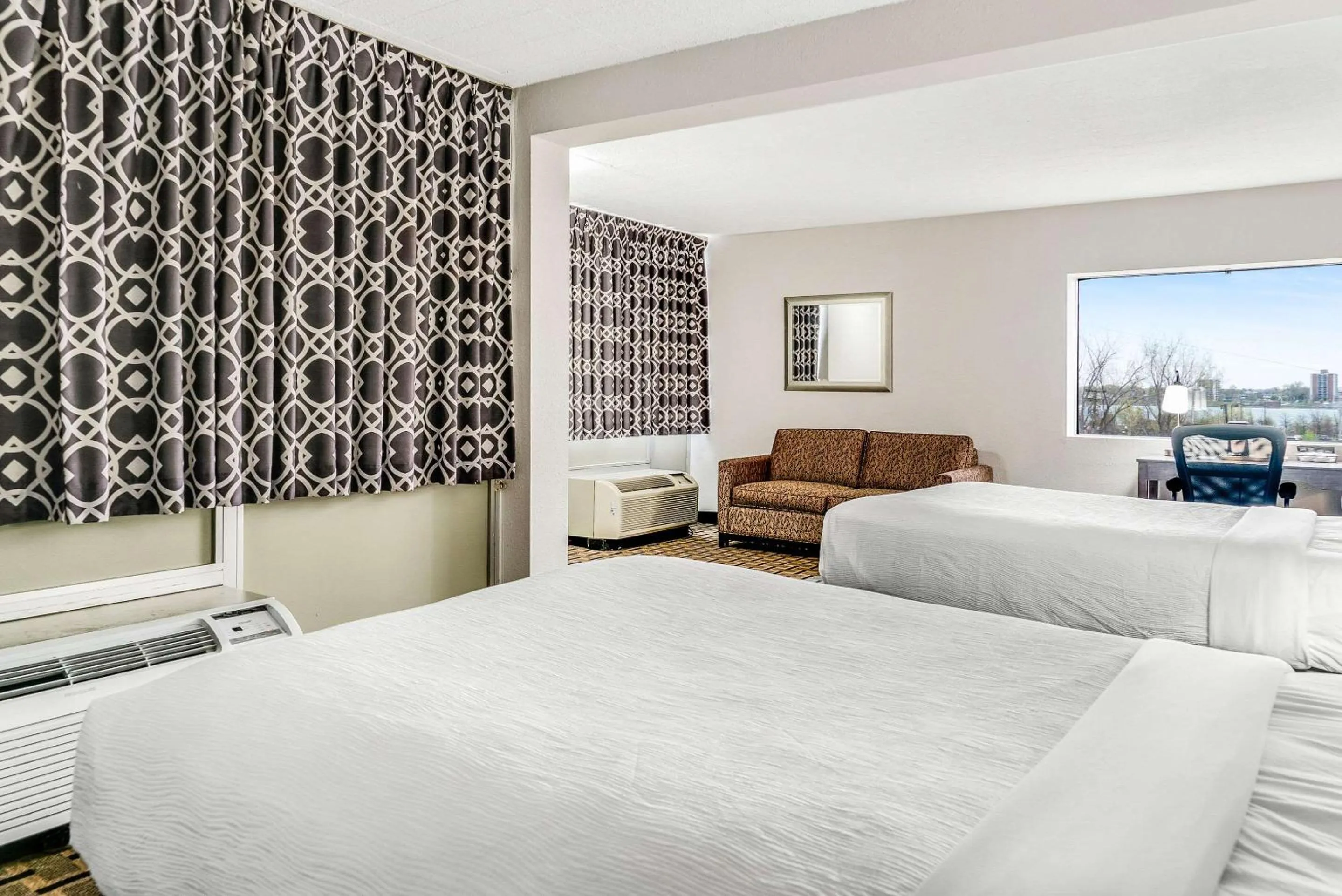 Bedroom, Bed in Quality Inn Detroit Downtown