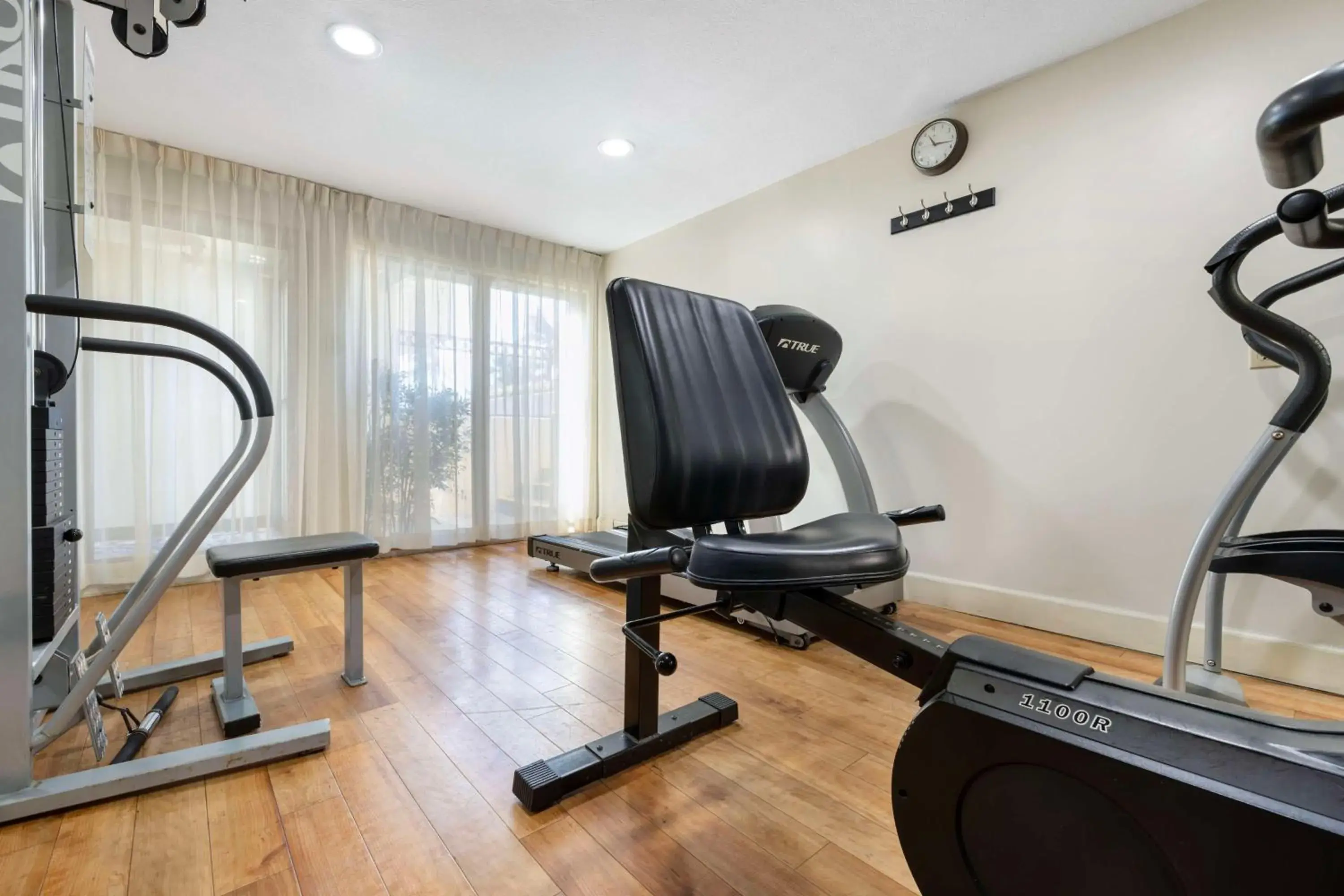 Fitness centre/facilities in Best Western Royal Palace Inn & Suites Fitness centre/facilities in Best Western Royal Palace Inn & Suites