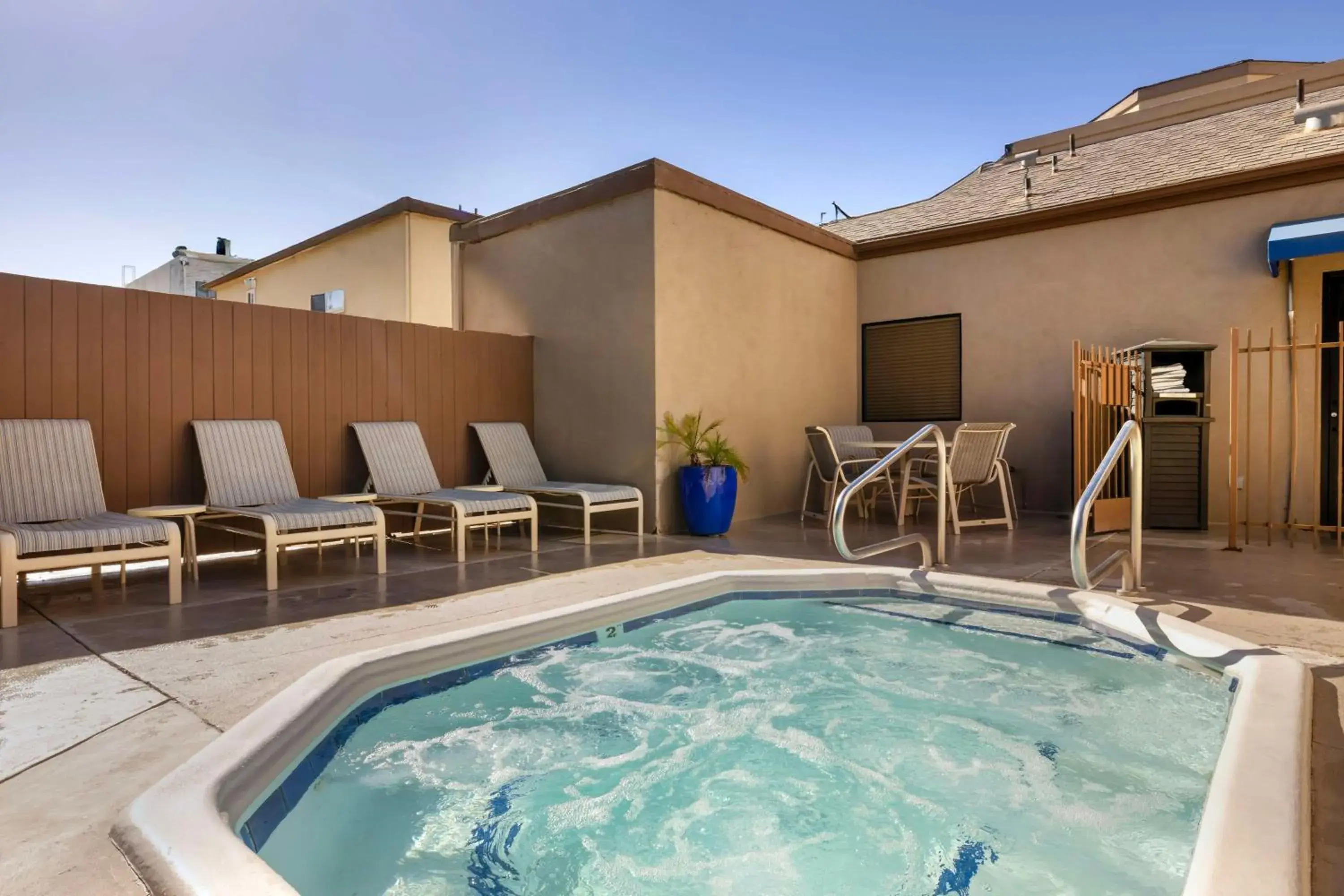 Pool view in Best Western Royal Palace Inn & Suites Pool view in Best Western Royal Palace Inn & Suites