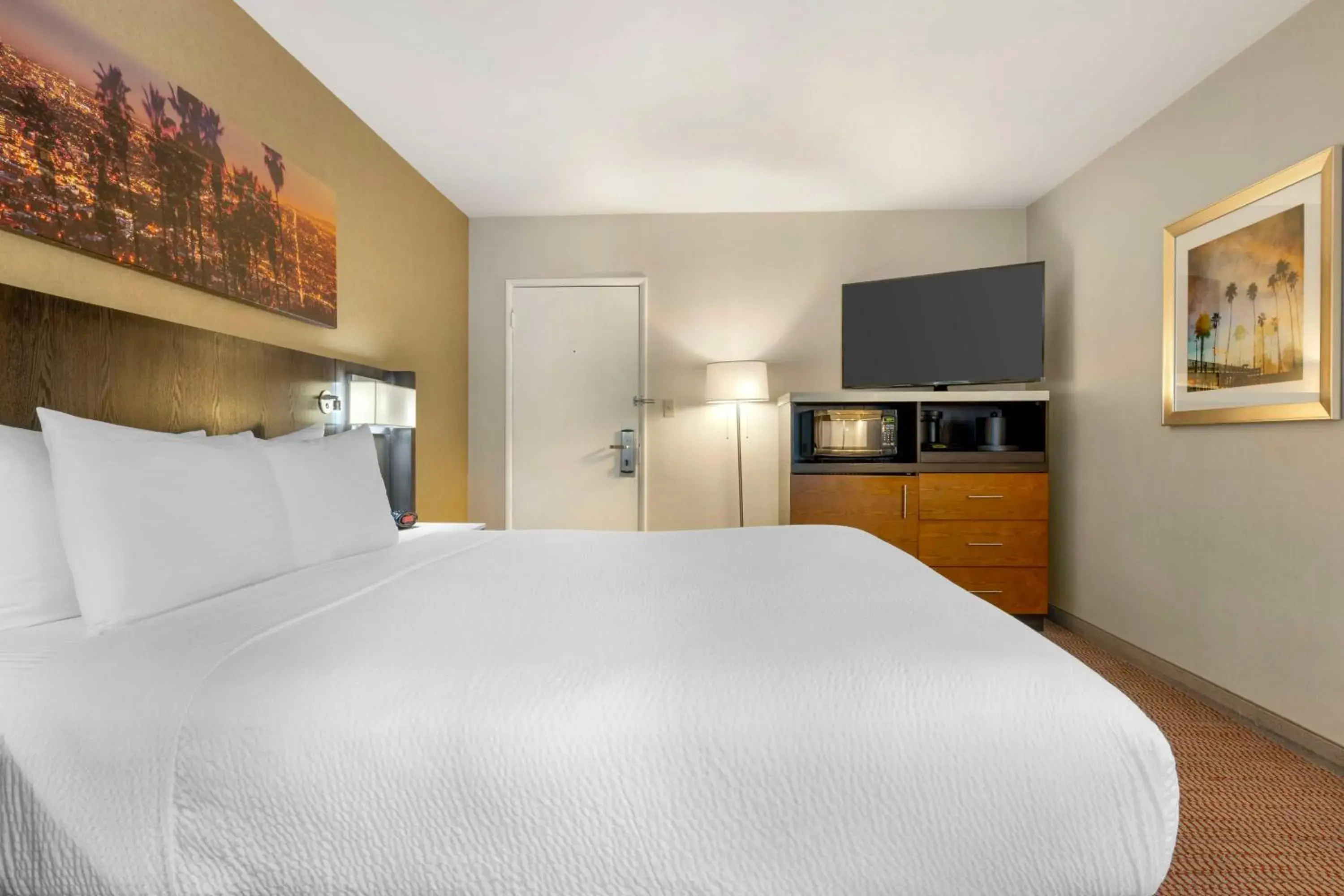 Bedroom, Bed in Best Western Royal Palace Inn & Suites Bedroom, Bed in Best Western Royal Palace Inn & Suites