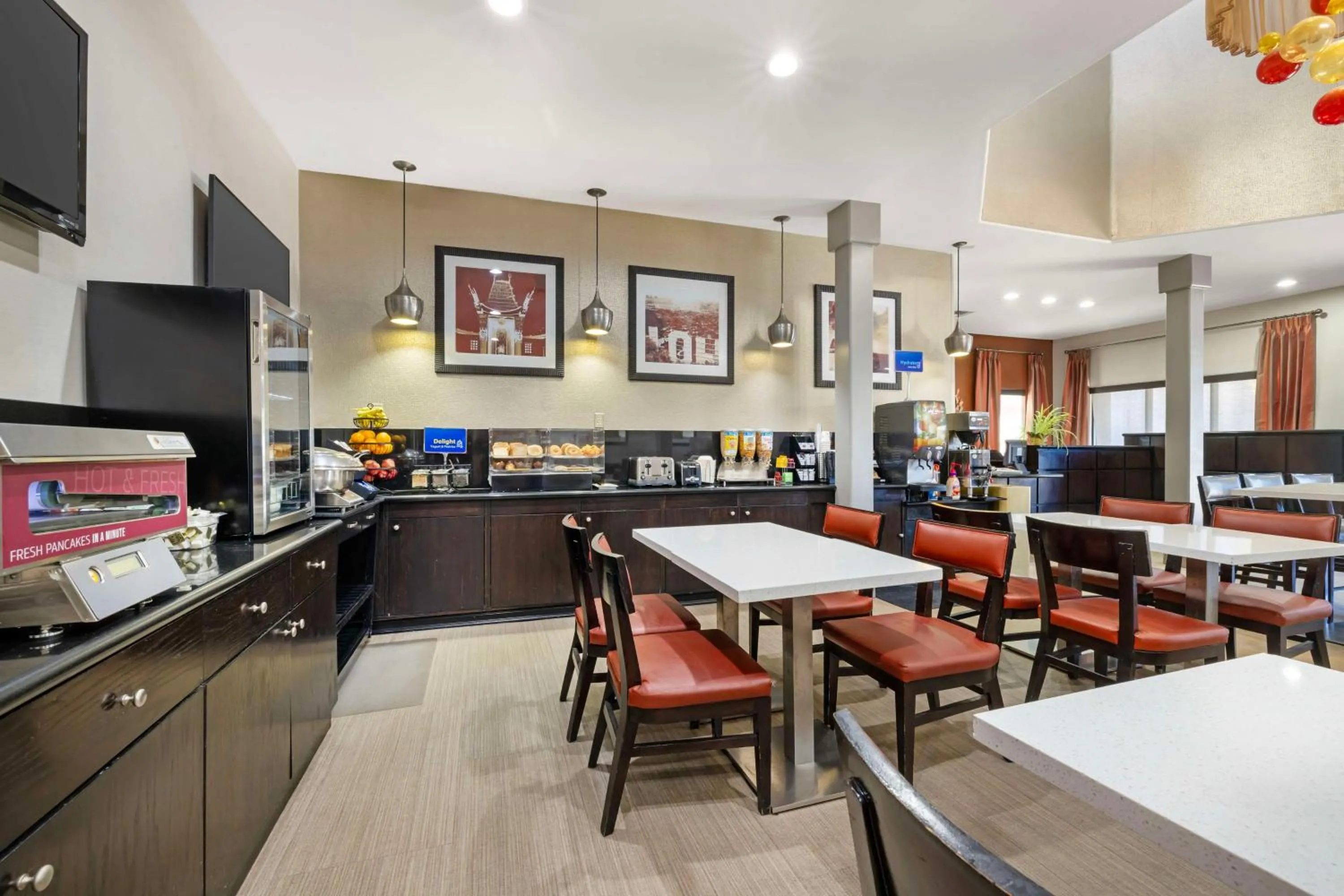 Breakfast in Best Western Royal Palace Inn & Suites