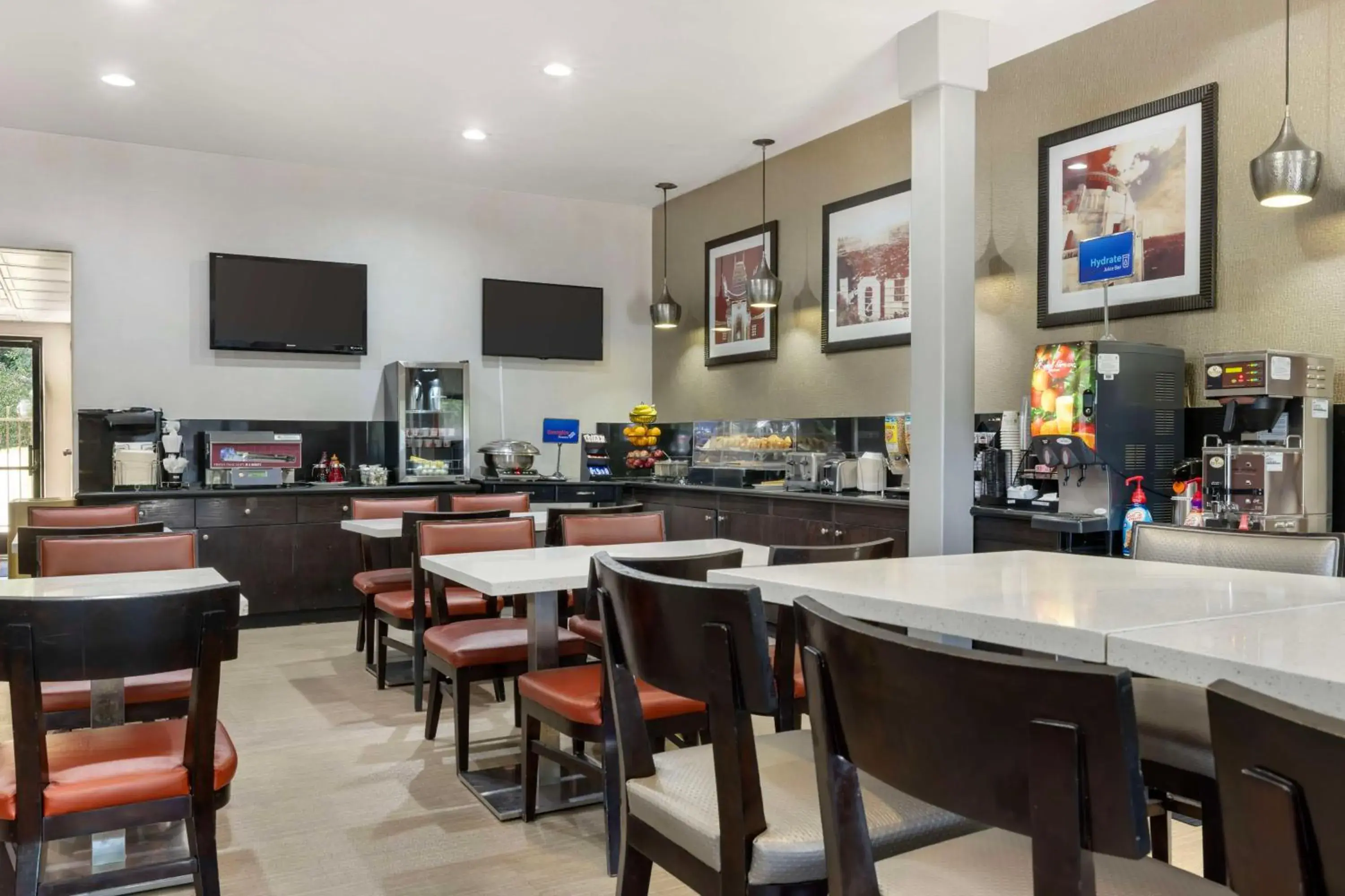 Breakfast in Best Western Royal Palace Inn & Suites Breakfast in Best Western Royal Palace Inn & Suites