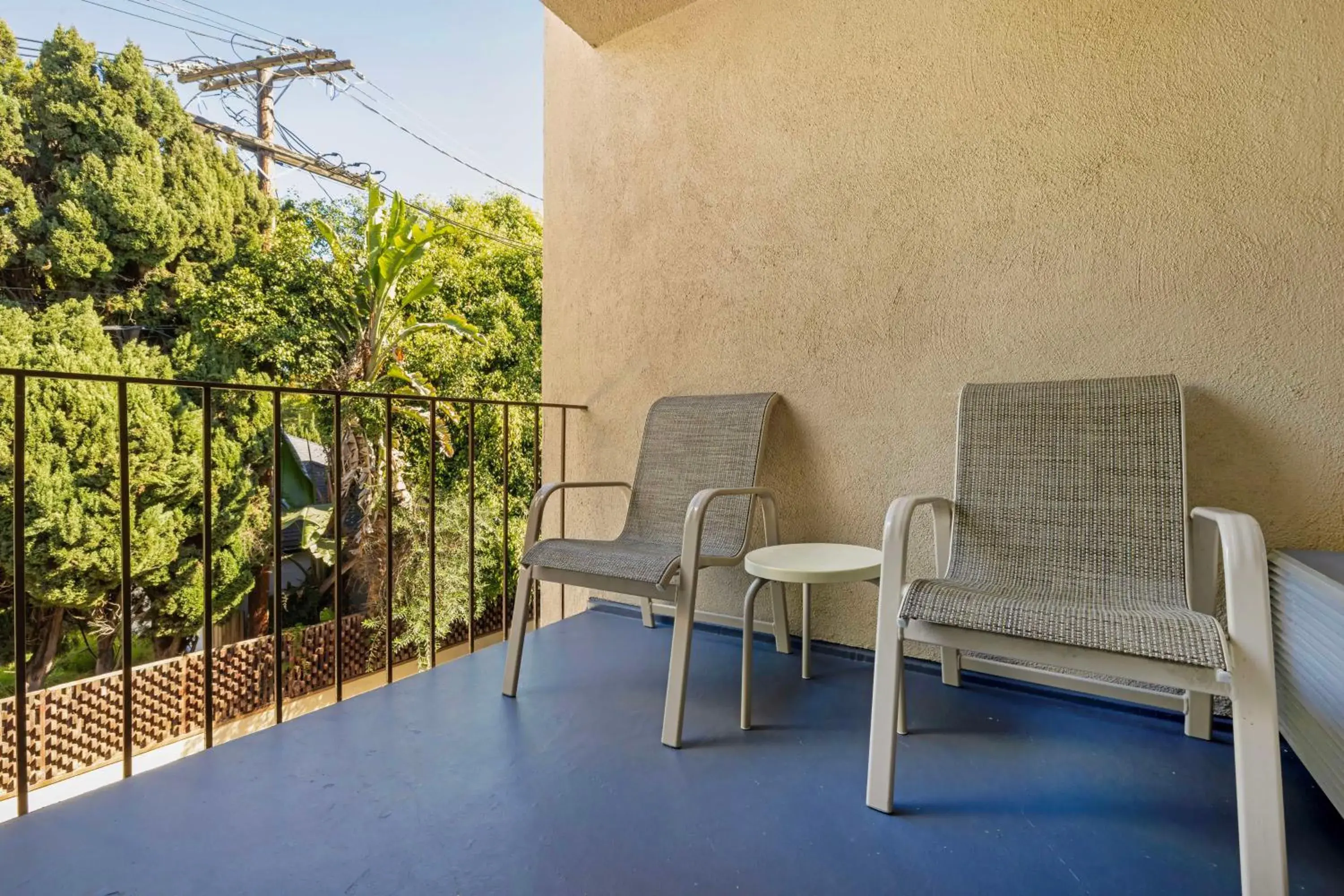 Deluxe Queen Suite in Best Western Royal Palace Inn & Suites Deluxe Queen Suite in Best Western Royal Palace Inn & Suites