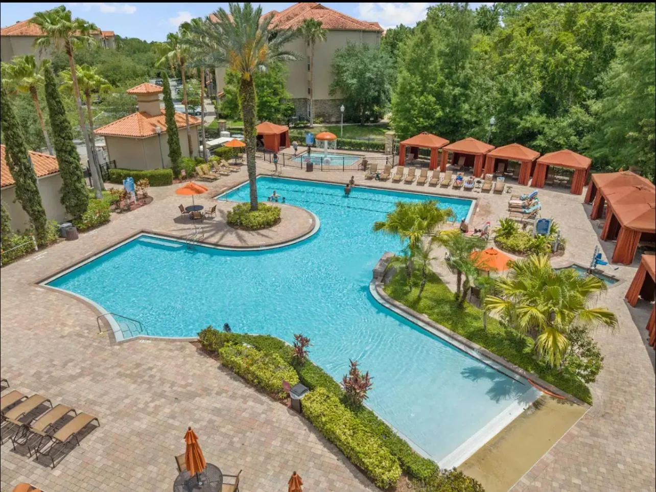 Minutes from Disney, Universal Studios and more!