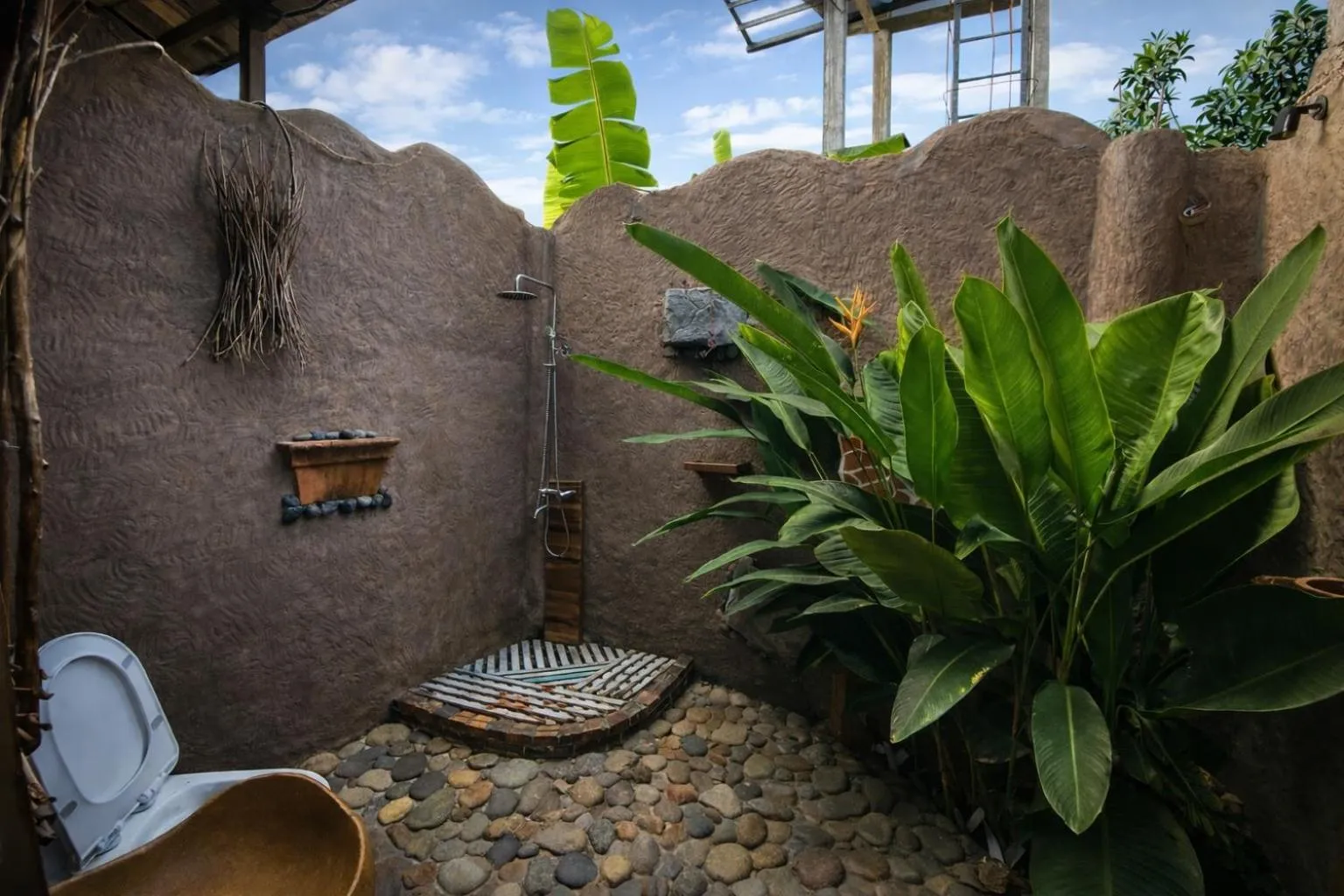 Shower in Mekong Silt Ecolodge - Pool & Half-Board Included