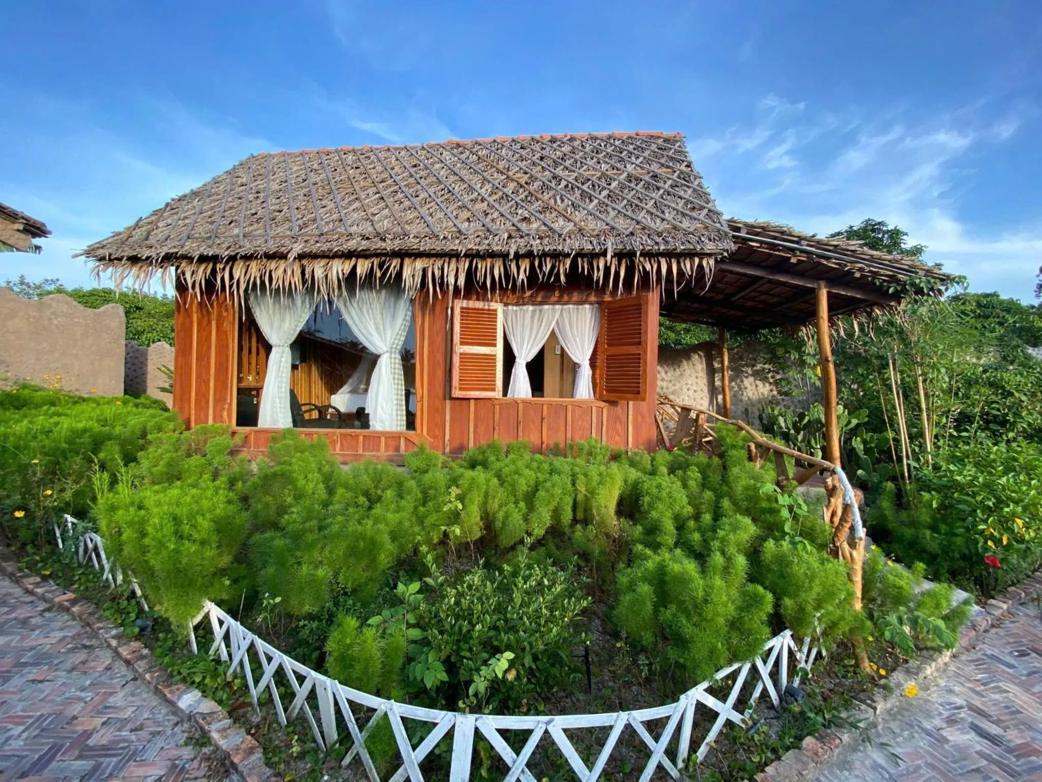 Day in Mekong Silt Ecolodge - Pool & Half-Board Included