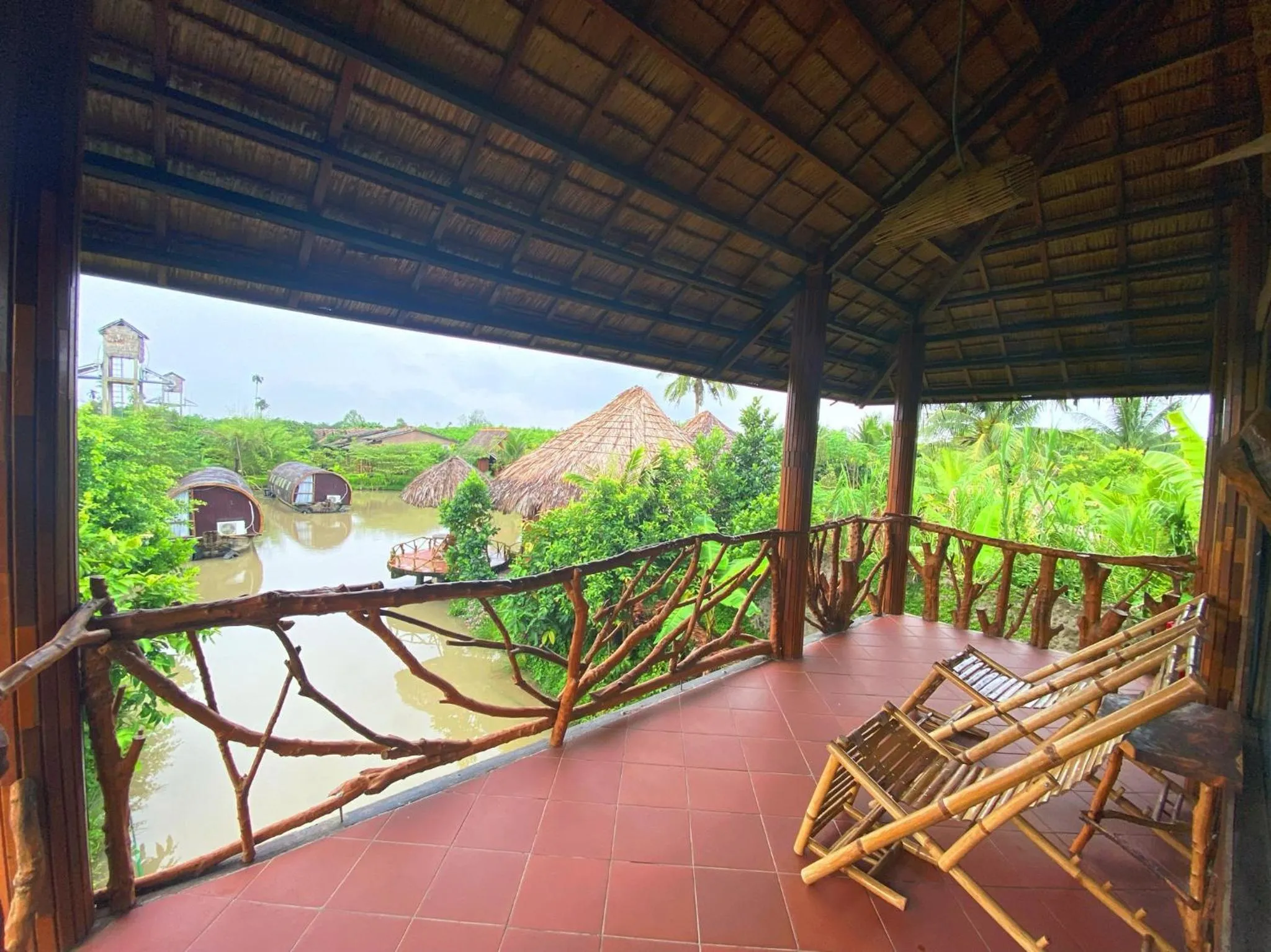 MEKONG SILT ECOLODGE