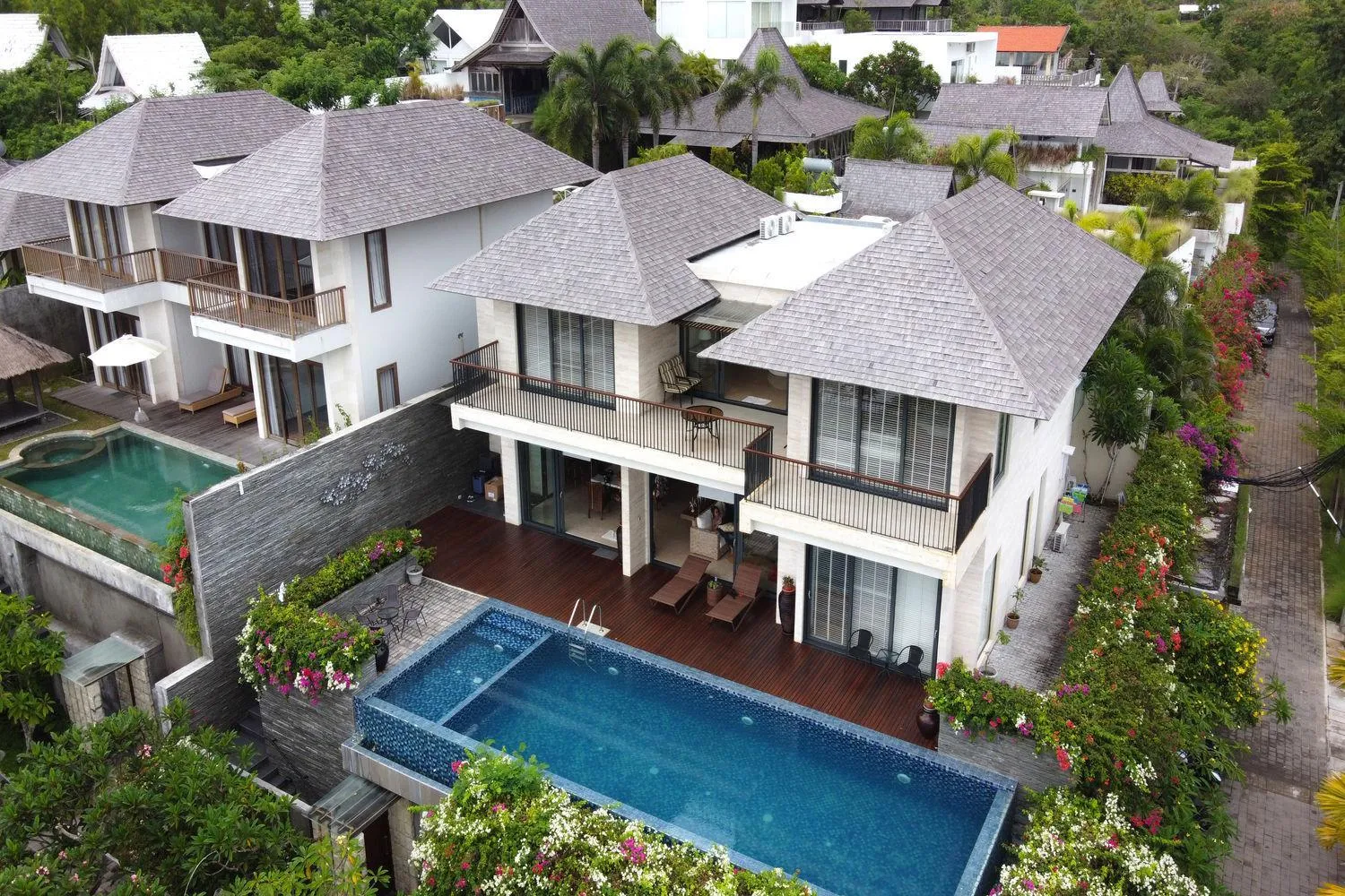 Property building in Moritz Palm Villa