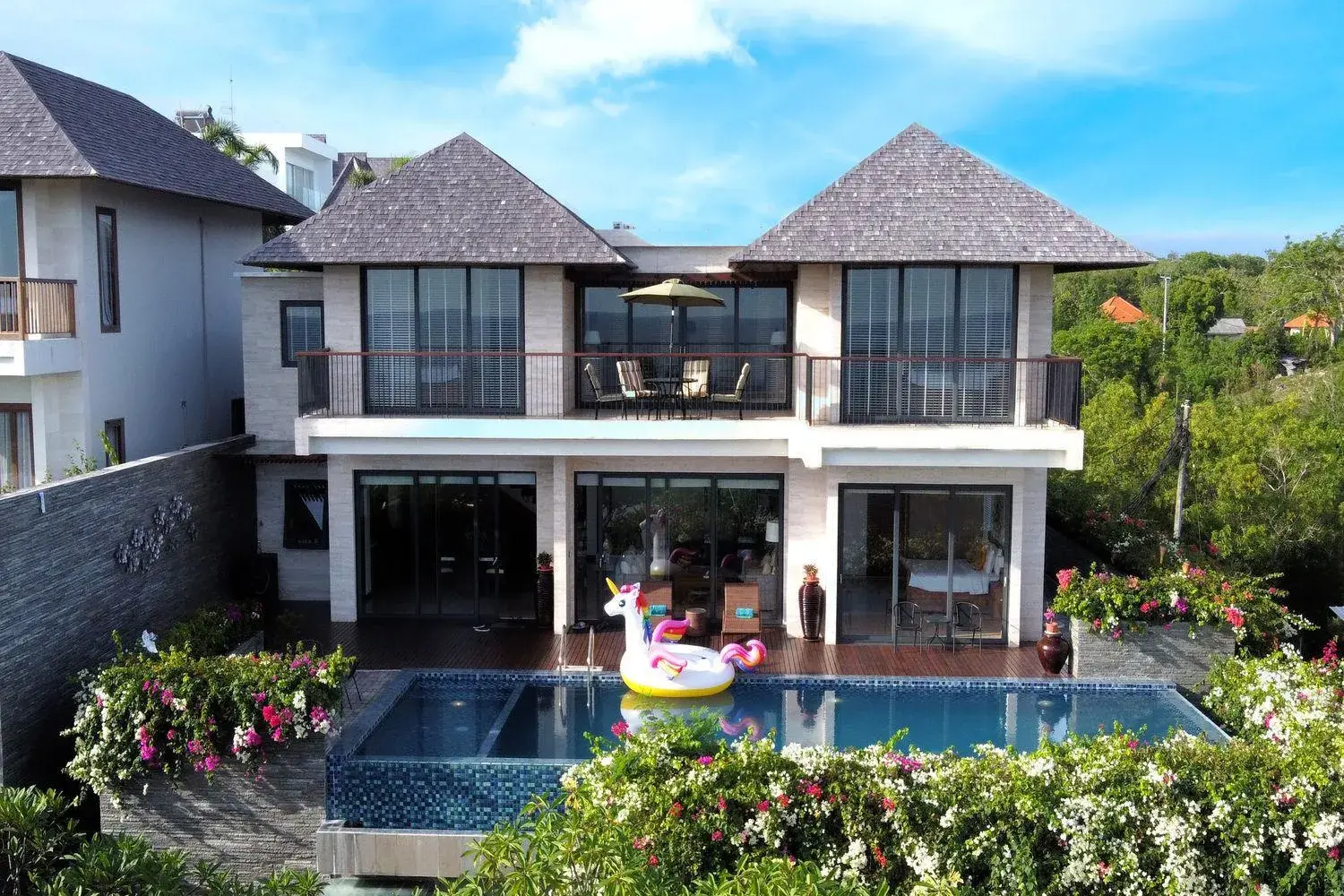 Property building in Moritz Palm Villa Property building in Moritz Palm Villa