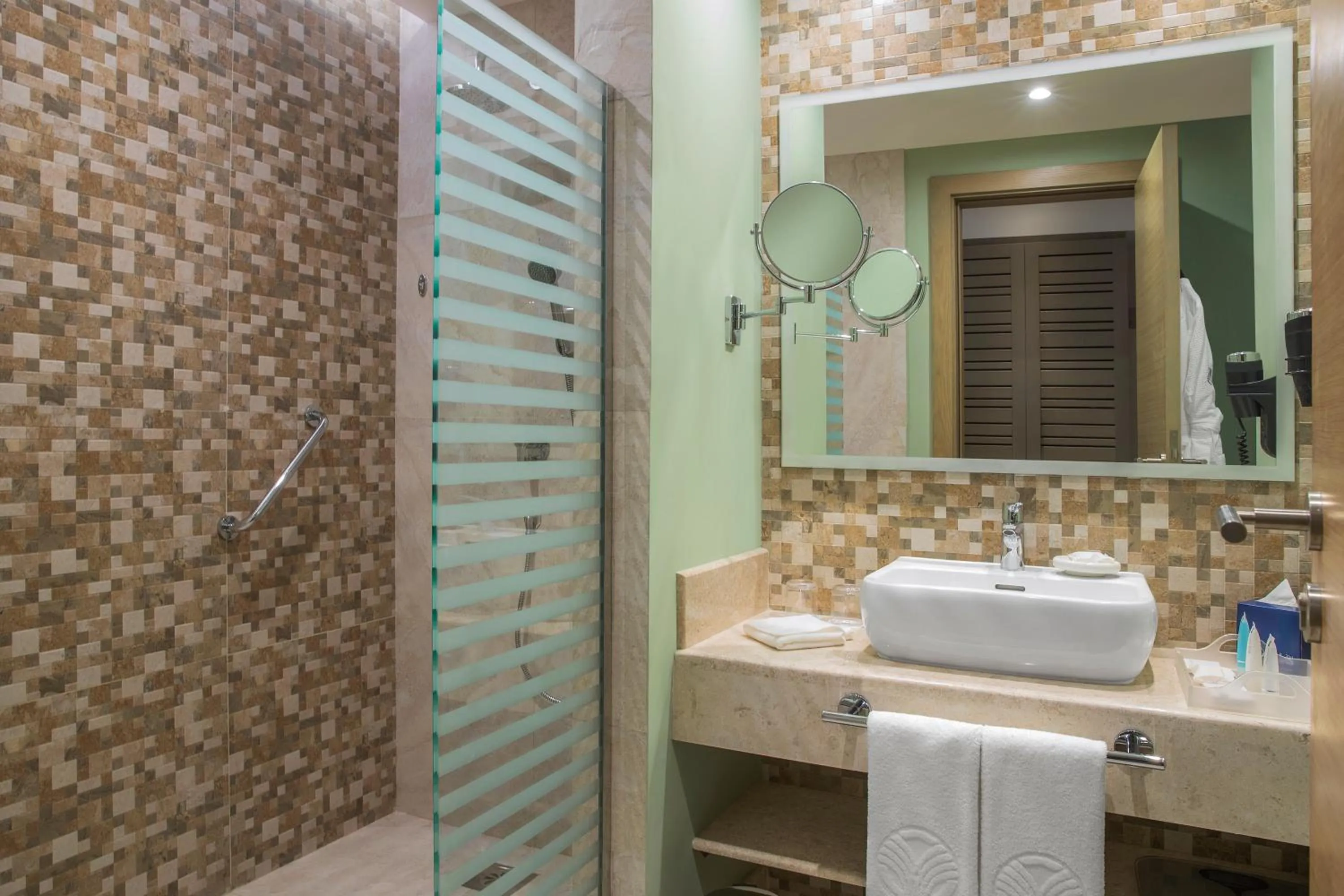 Bathroom in The Cove Rotana Resort - Ras Al Khaimah