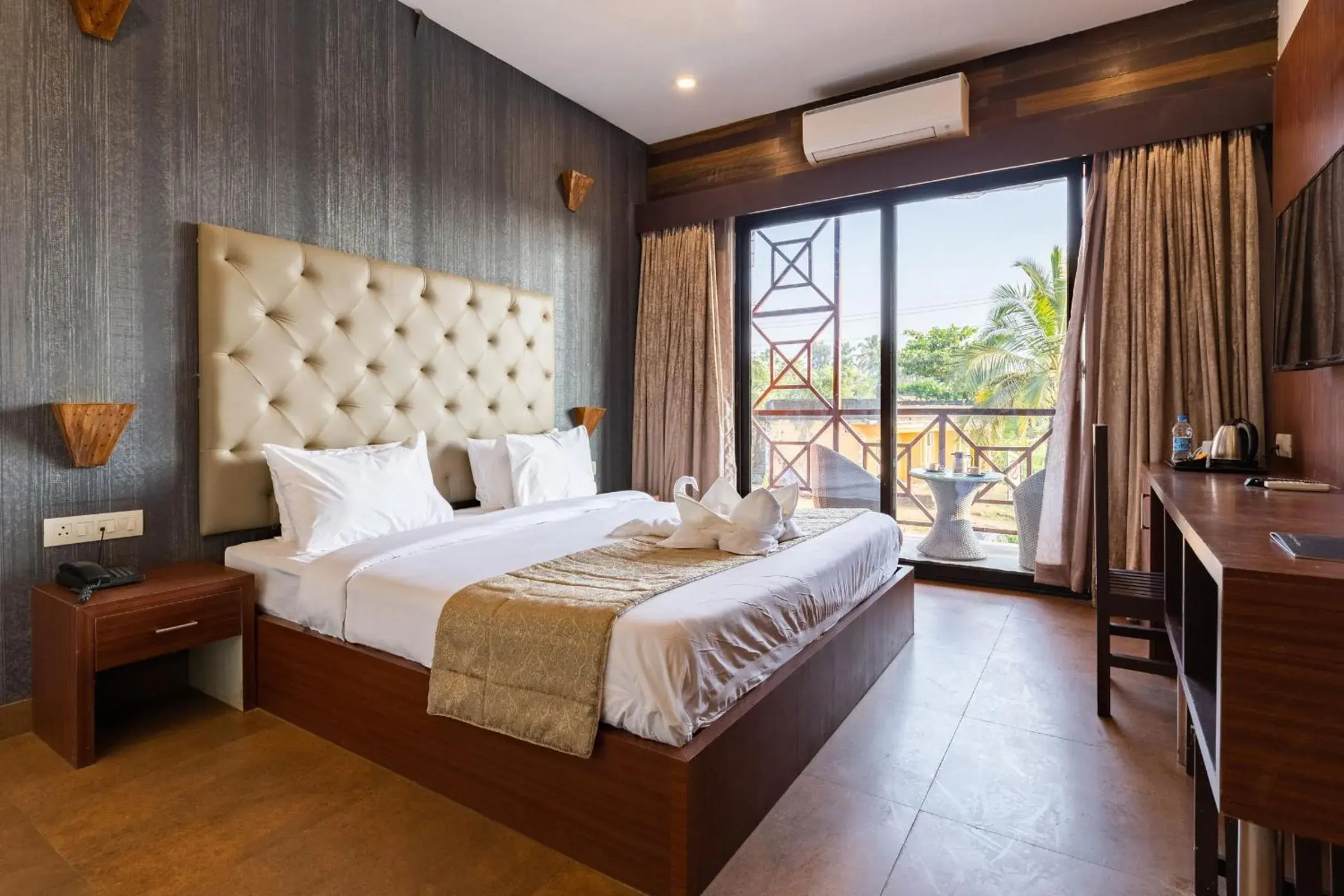 Bedroom, Bed in Amara Oceanfront Resort & Club Baga Bedroom, Bed in Amara Oceanfront Resort & Club Baga
