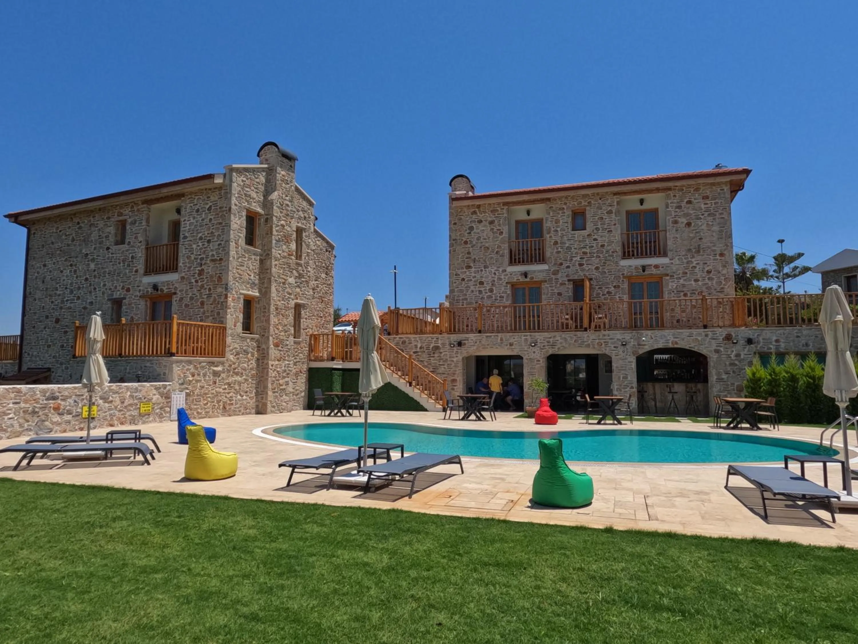 Property building in ZEYT INN HOTEL