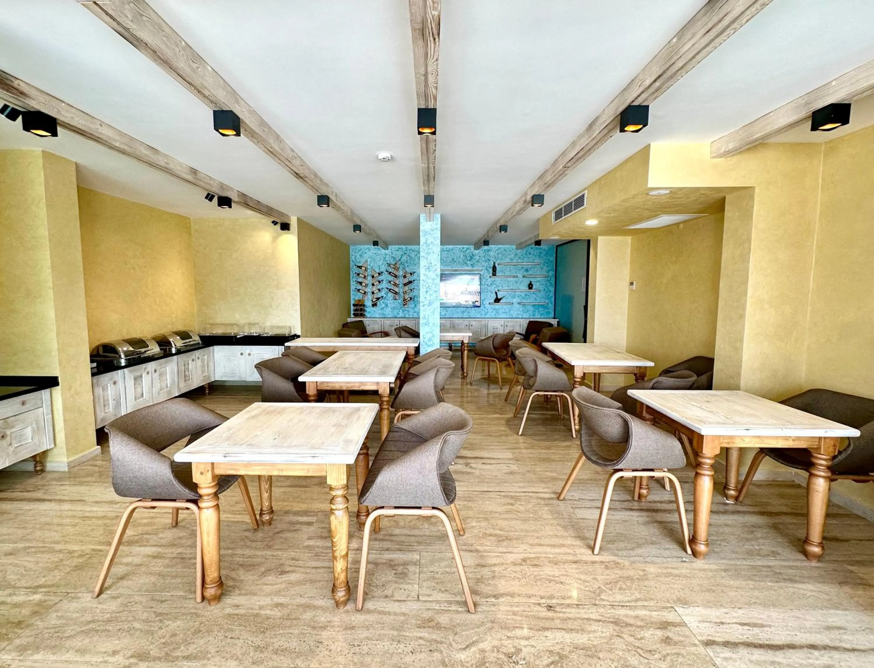 Restaurant/places to eat in ZEYT INN HOTEL