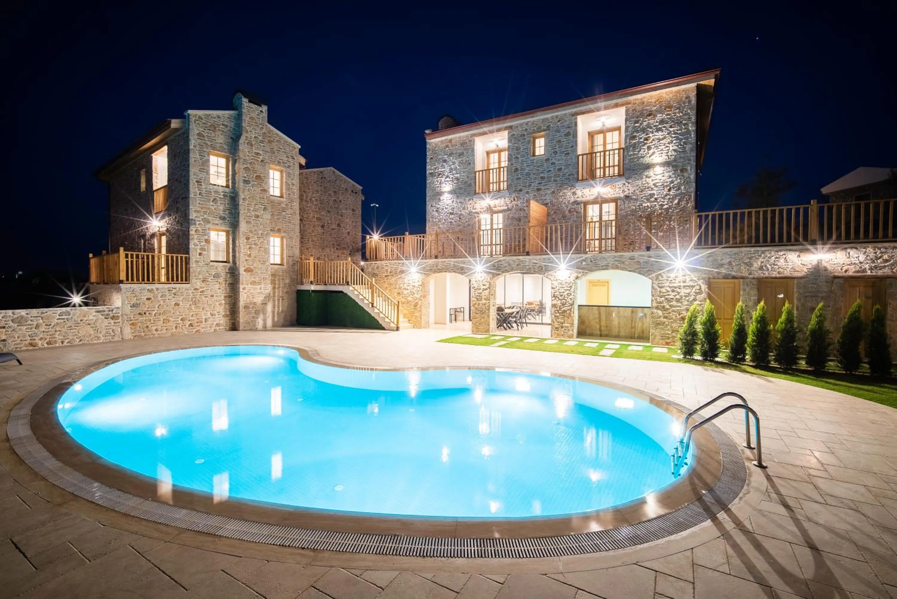 Property building in ZEYT INN HOTEL