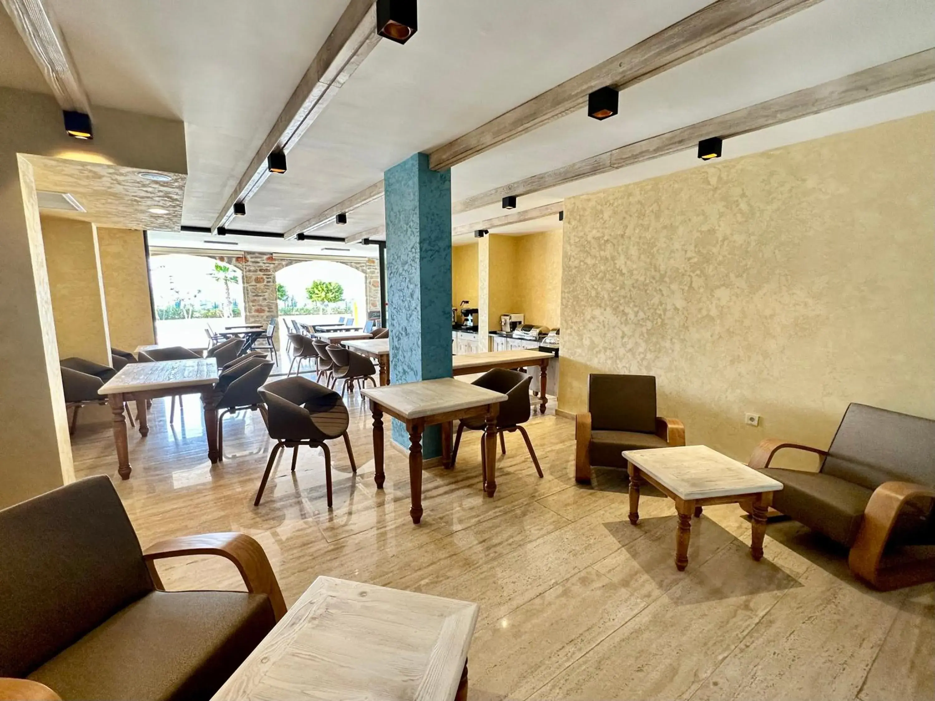 Restaurant/places to eat in ZEYT INN HOTEL Restaurant/places to eat in ZEYT INN HOTEL