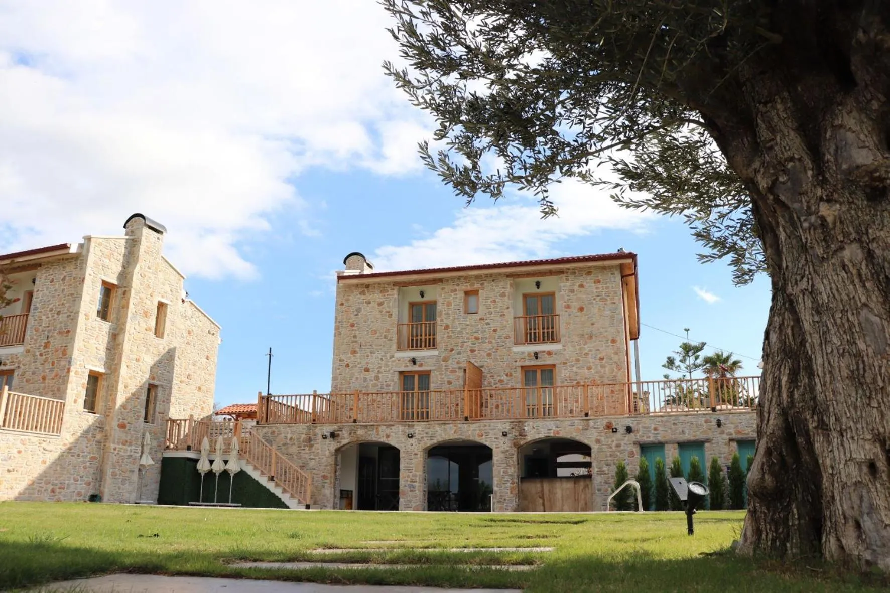 Property building in ZEYT INN HOTEL