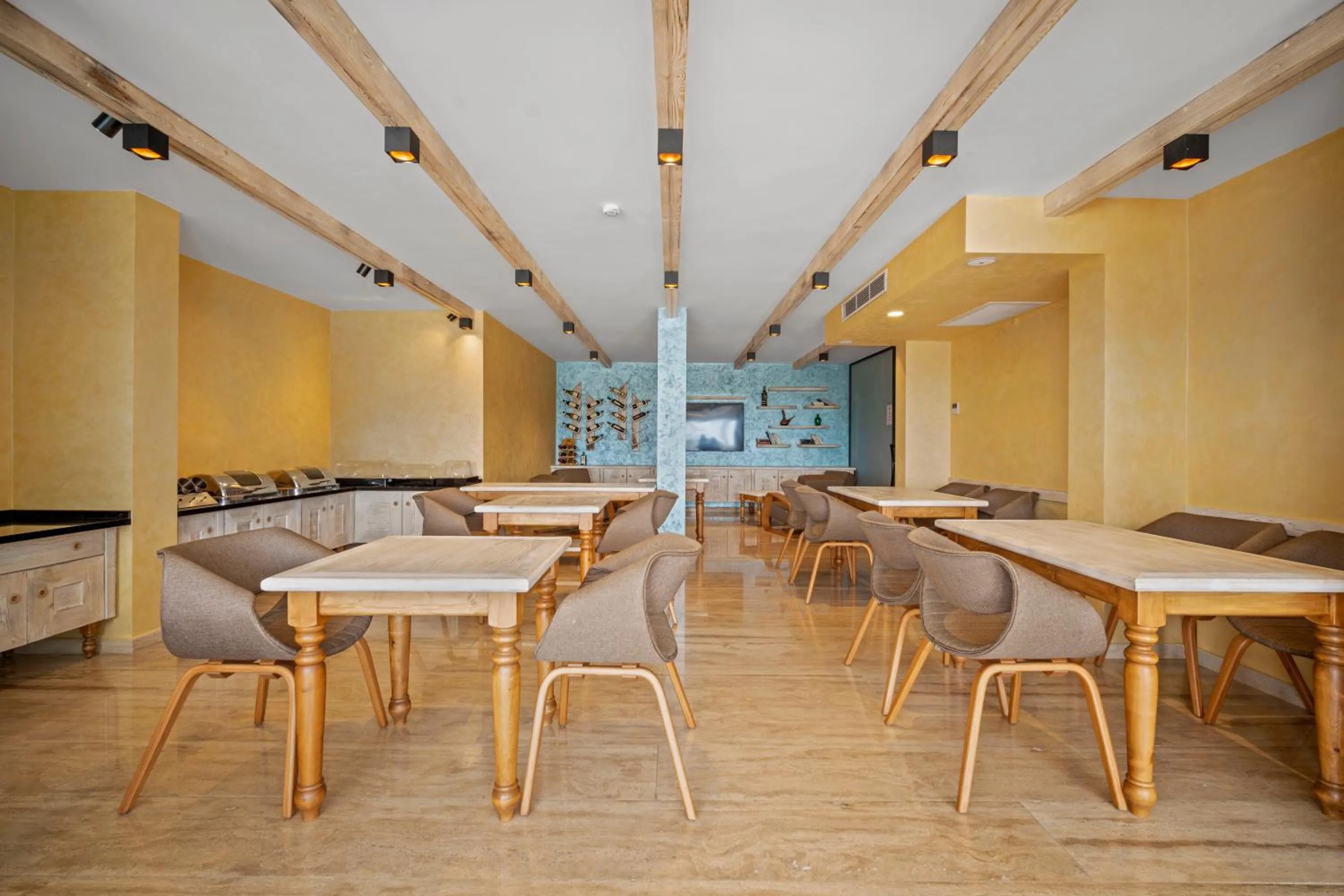 Restaurant/places to eat in ZEYT INN HOTEL