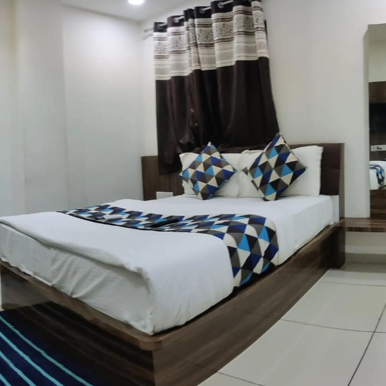 Bed in Hotel Mansarovar,Vadodara