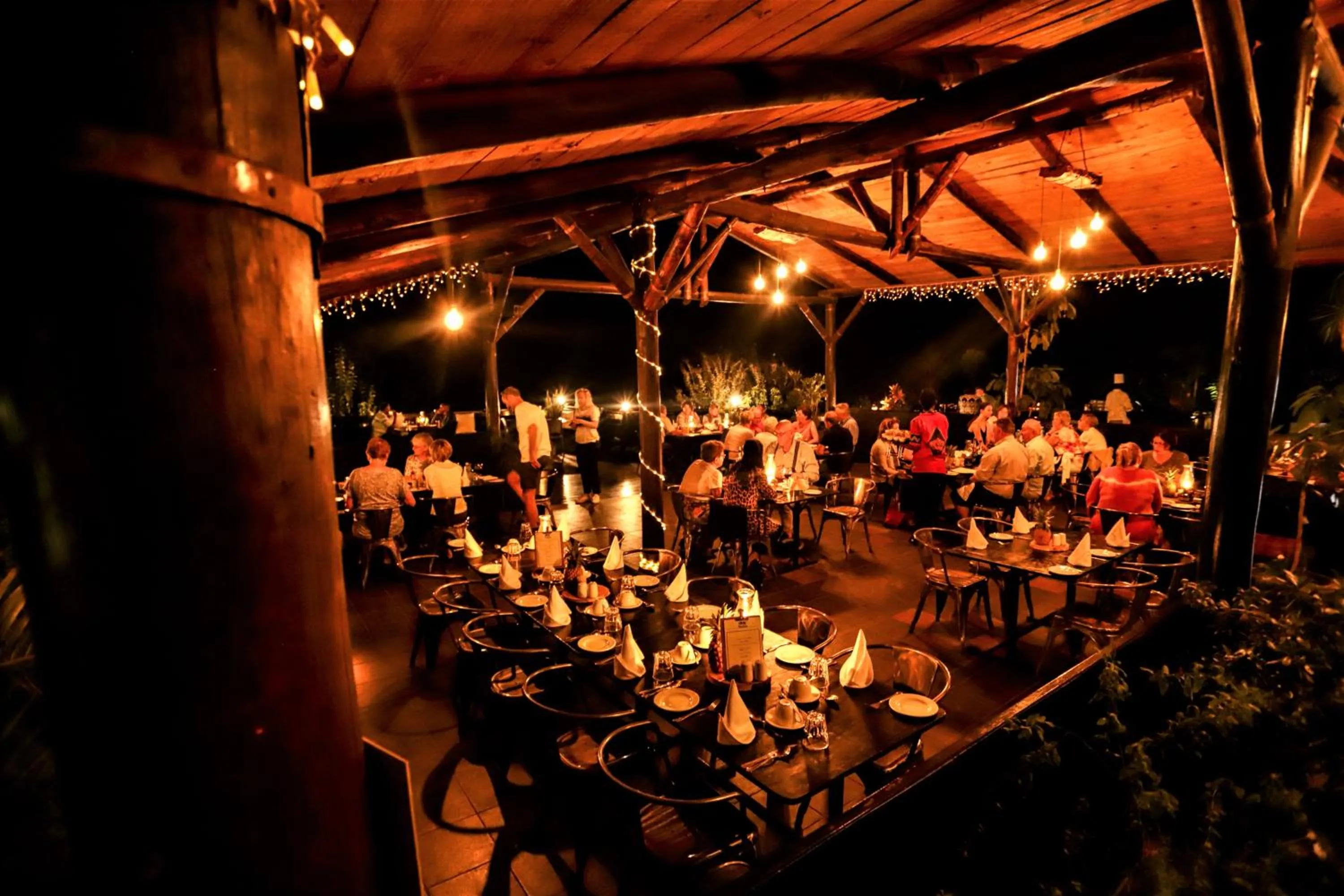 People in Mantenga Lodge