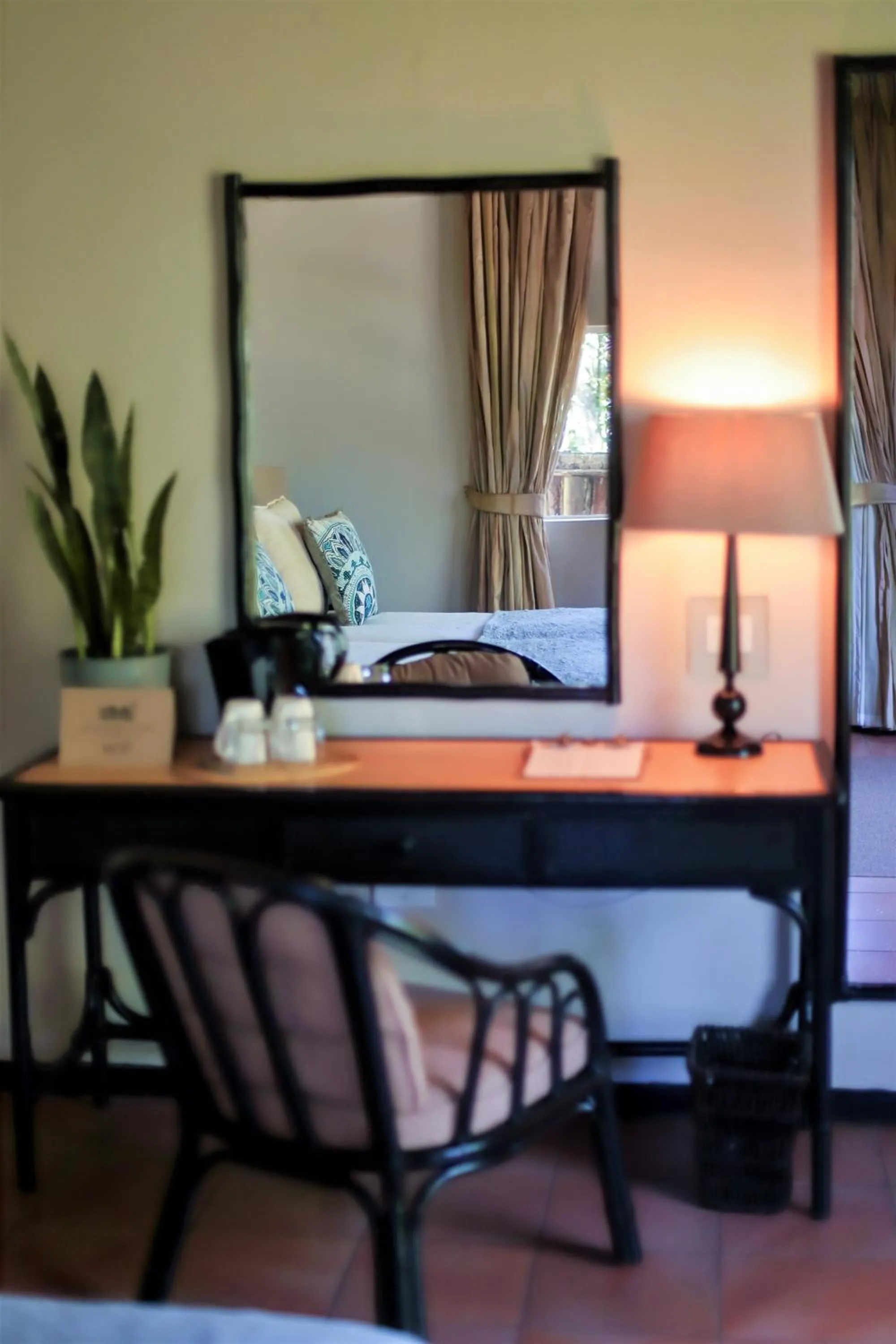 Seating area in Mantenga Lodge