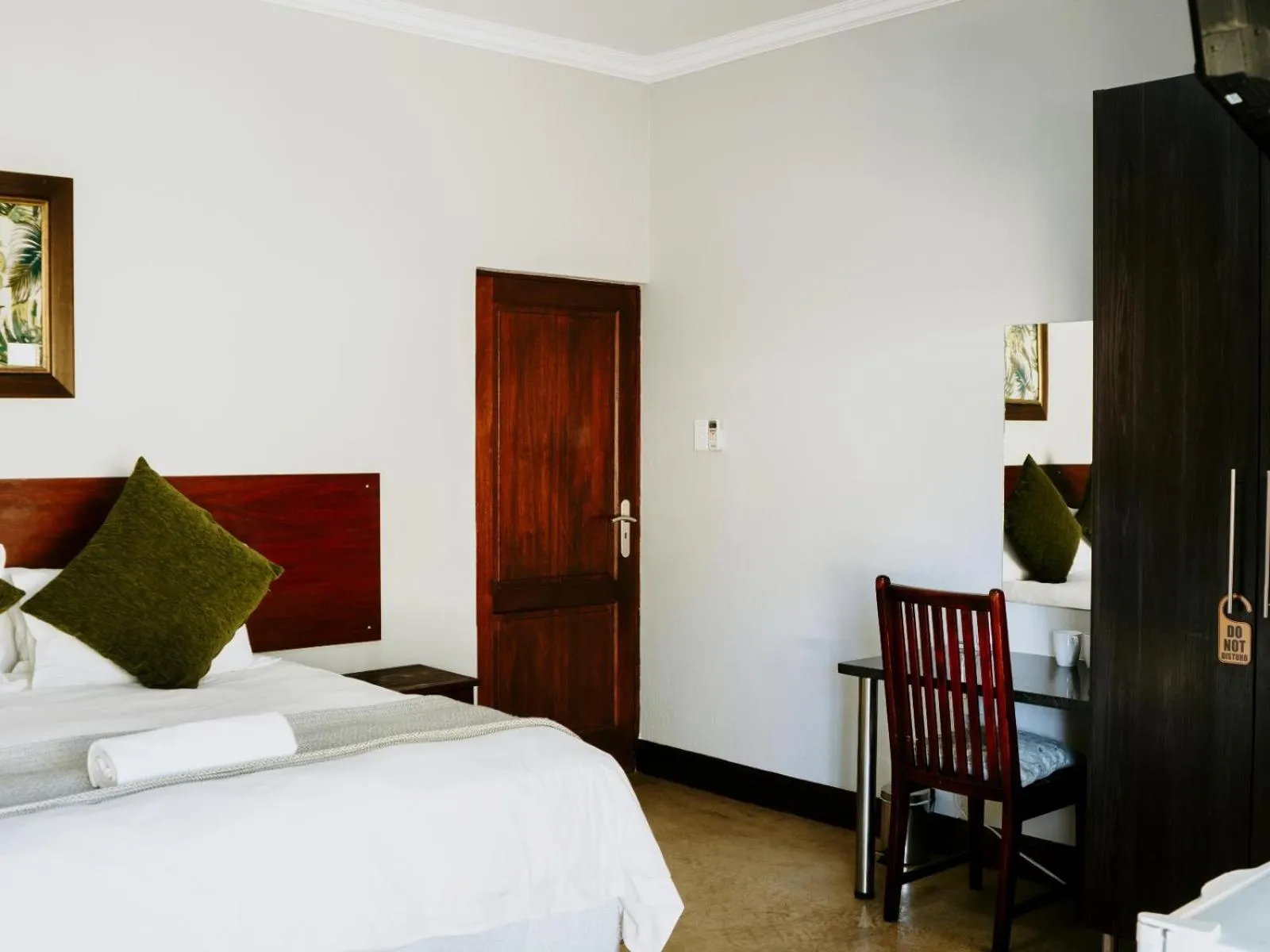 Photo of the whole room, Bed in Nkonyeni Lodge & Golf Estate
