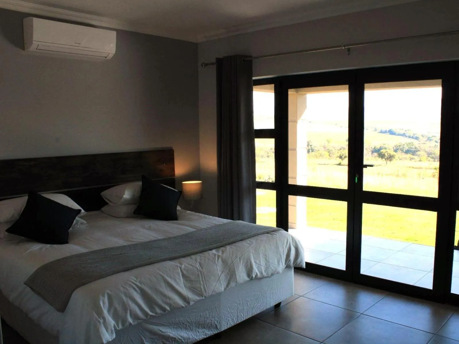 Bed in Nkonyeni Lodge & Golf Estate