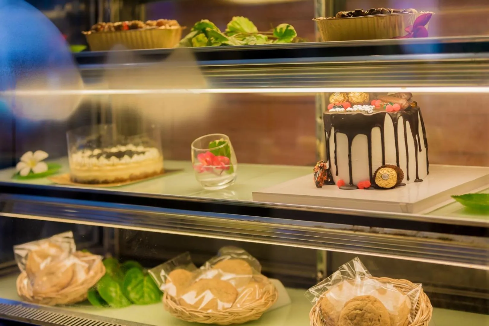 Restaurant/places to eat in Kerton Hostel