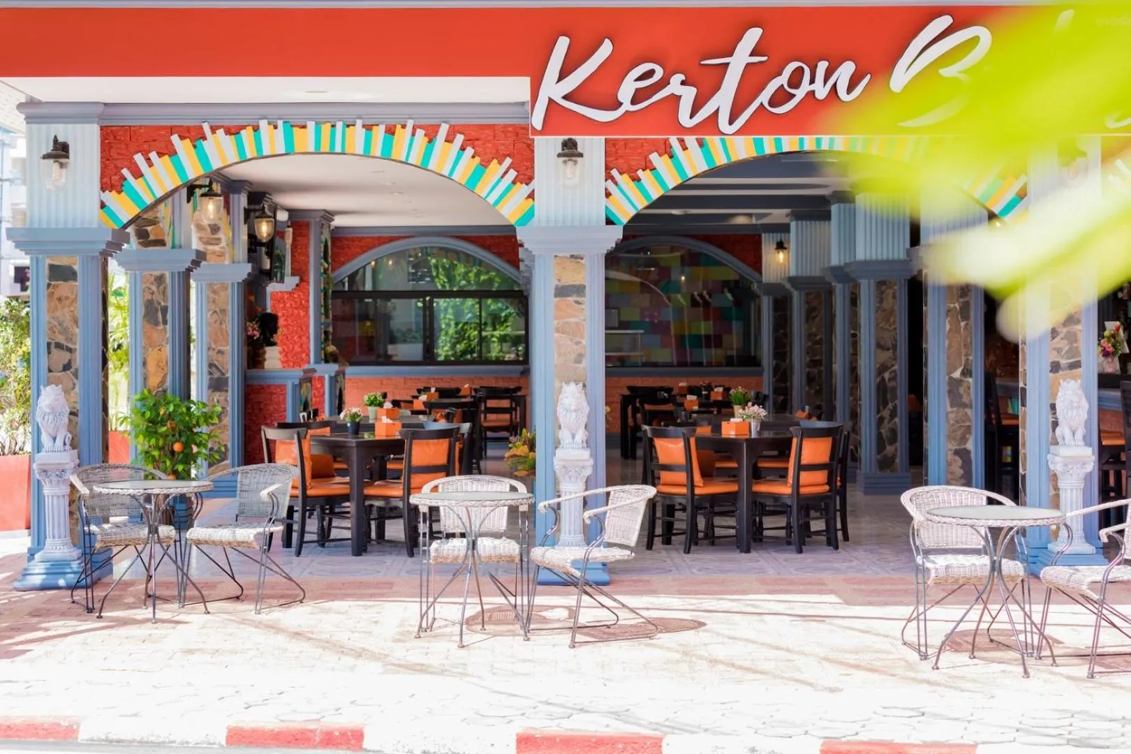 Restaurant/places to eat in Kerton Hostel