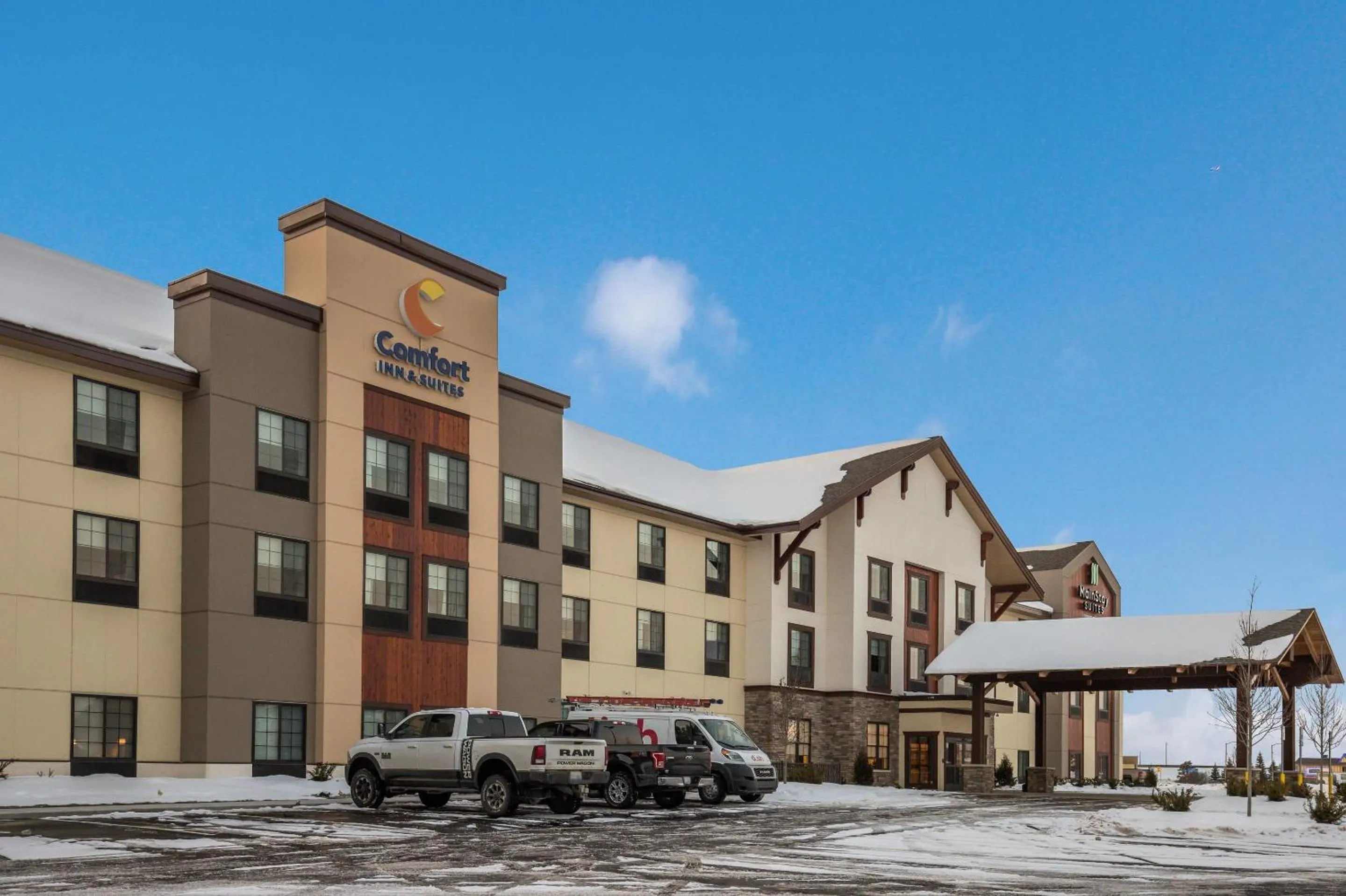 Property building in MainStay Suites Gaylord