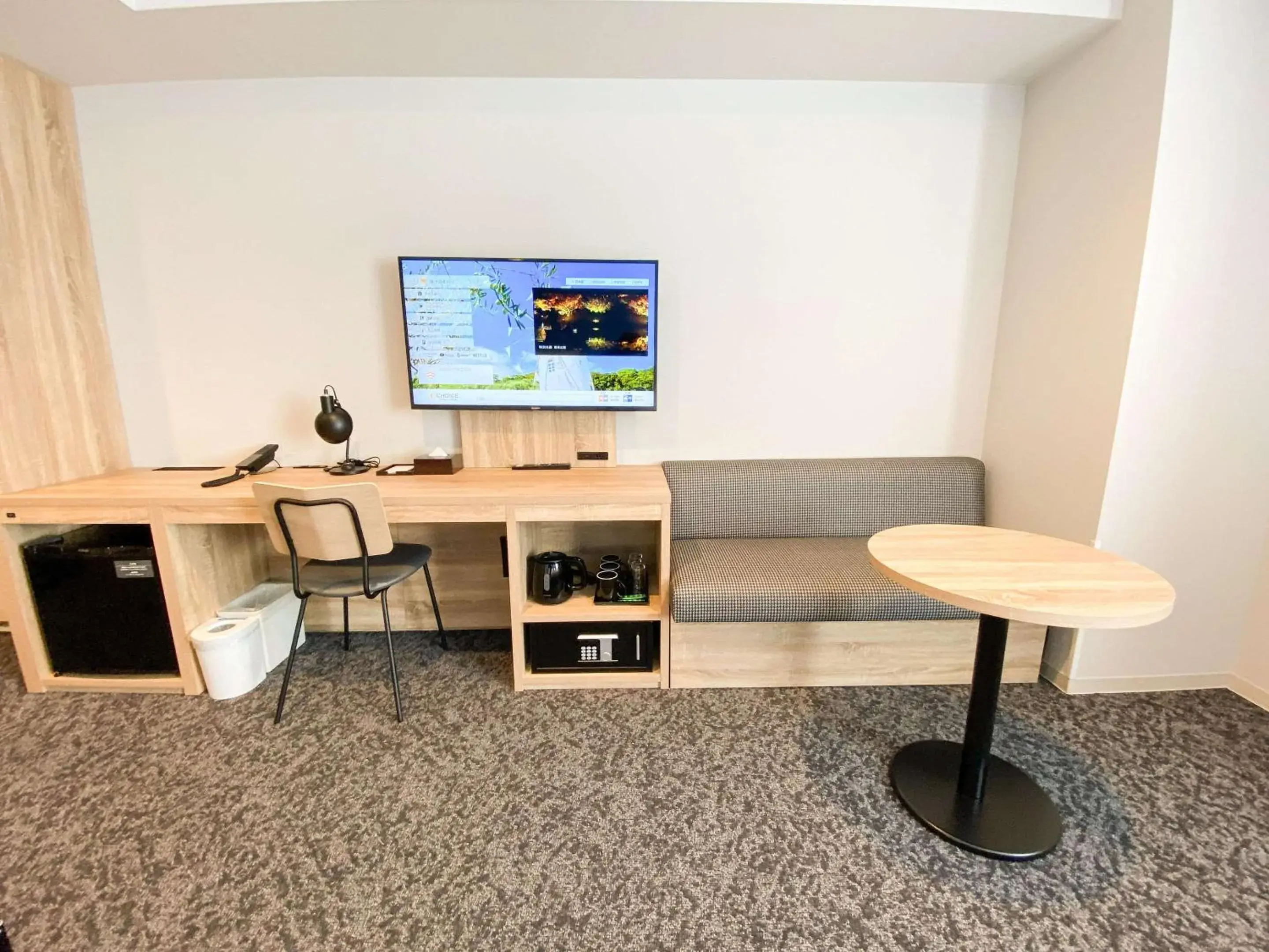 Bedroom in Comfort Hotel Takamatsu Bedroom in Comfort Hotel Takamatsu