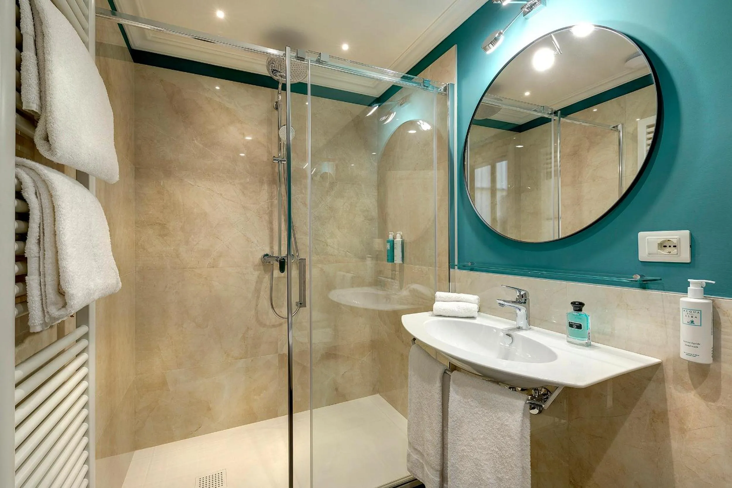 Shower in Santa Croce 14 B&B