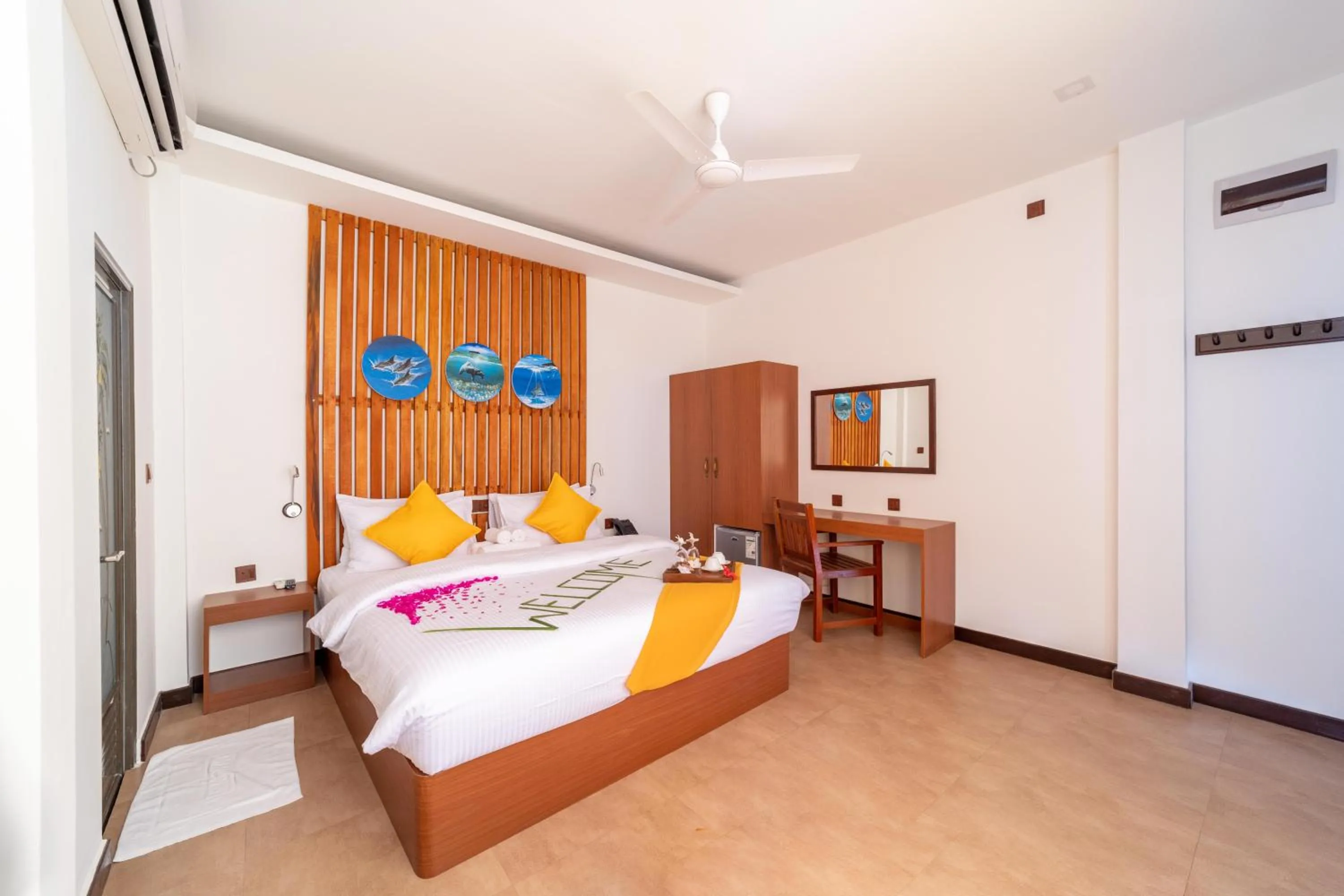 Bedroom, Bed in Beach Stone