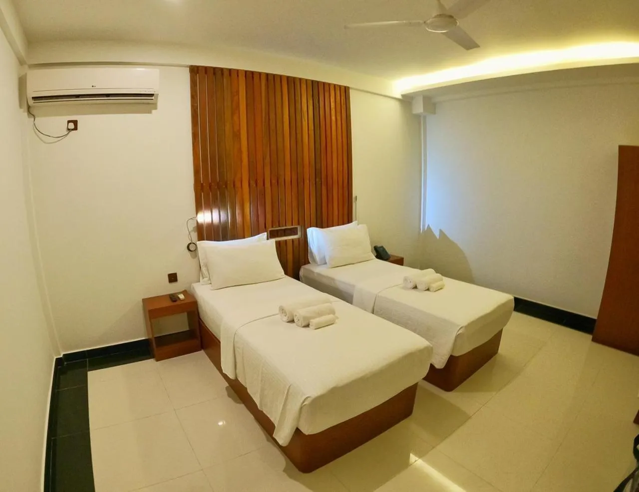 Bedroom, Bed in Beach Stone