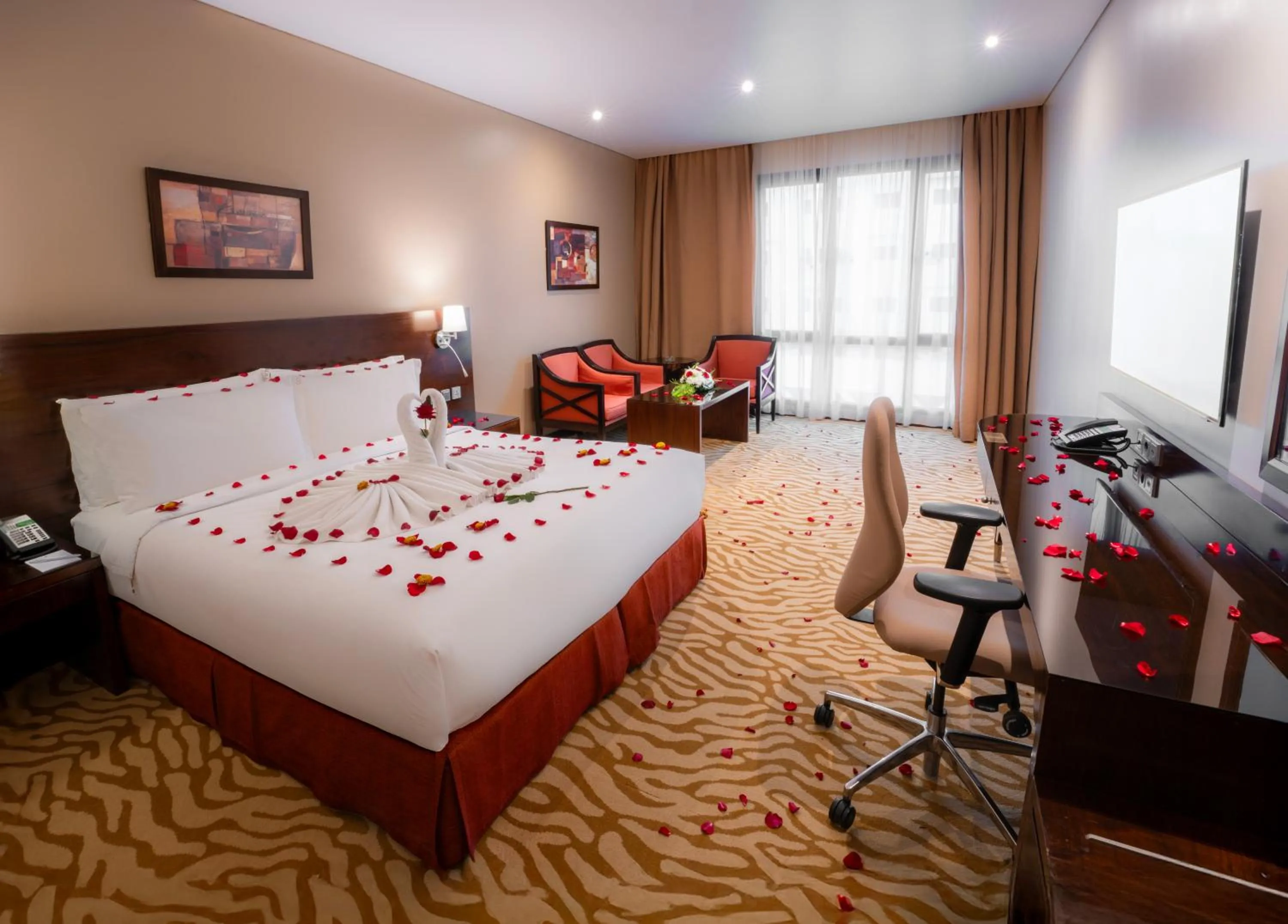 Evening entertainment, Bed in Holiday Inn Olaya by IHG