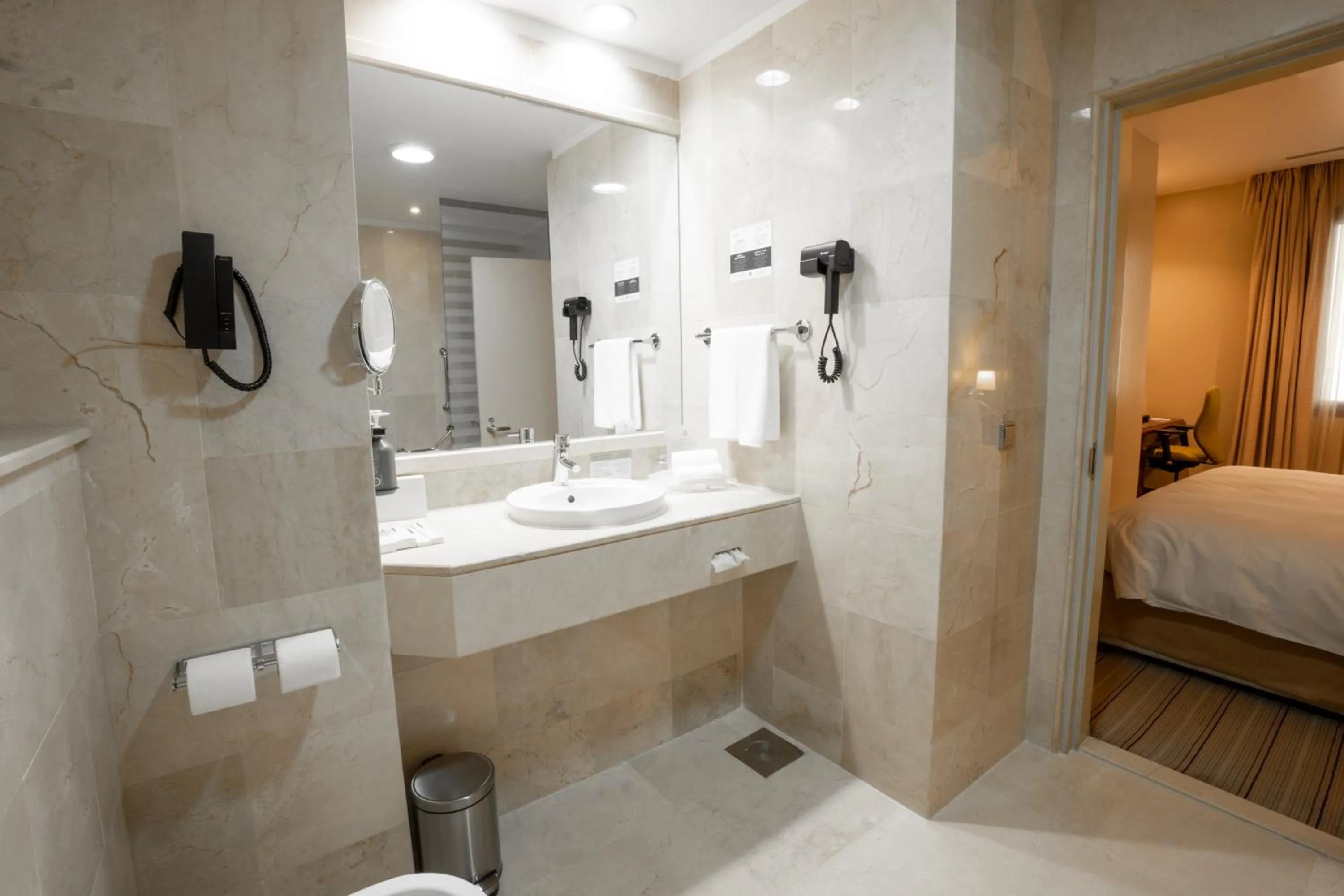 Shower, Bed in Holiday Inn Olaya by IHG